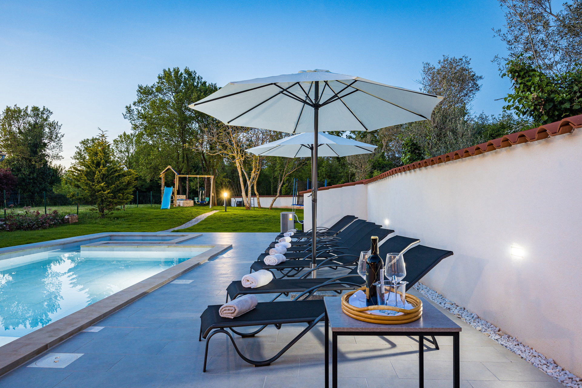 Holiday Home Dandelion with Pool