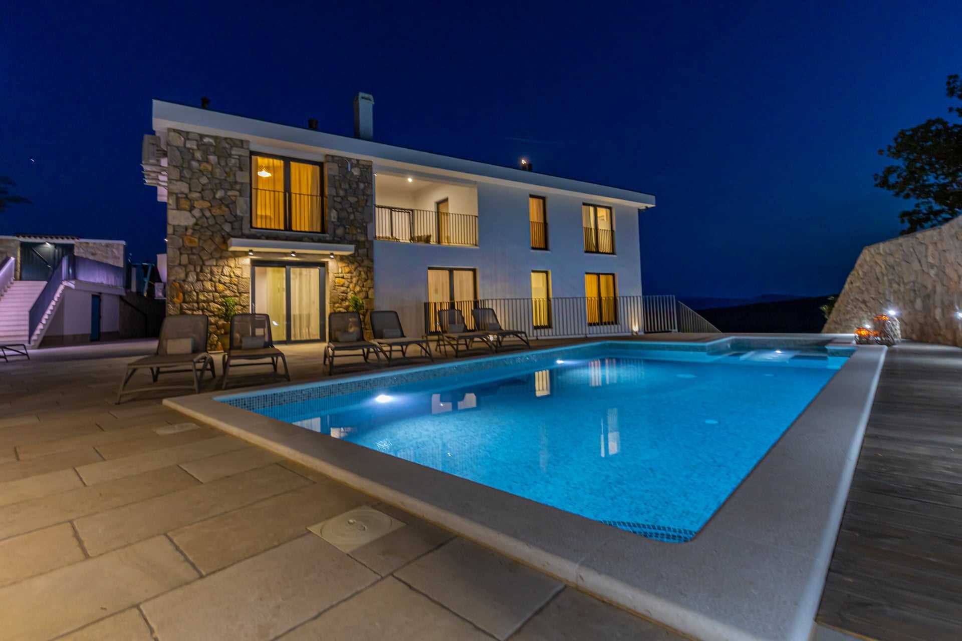 Villa Pietra Azzura with Pool