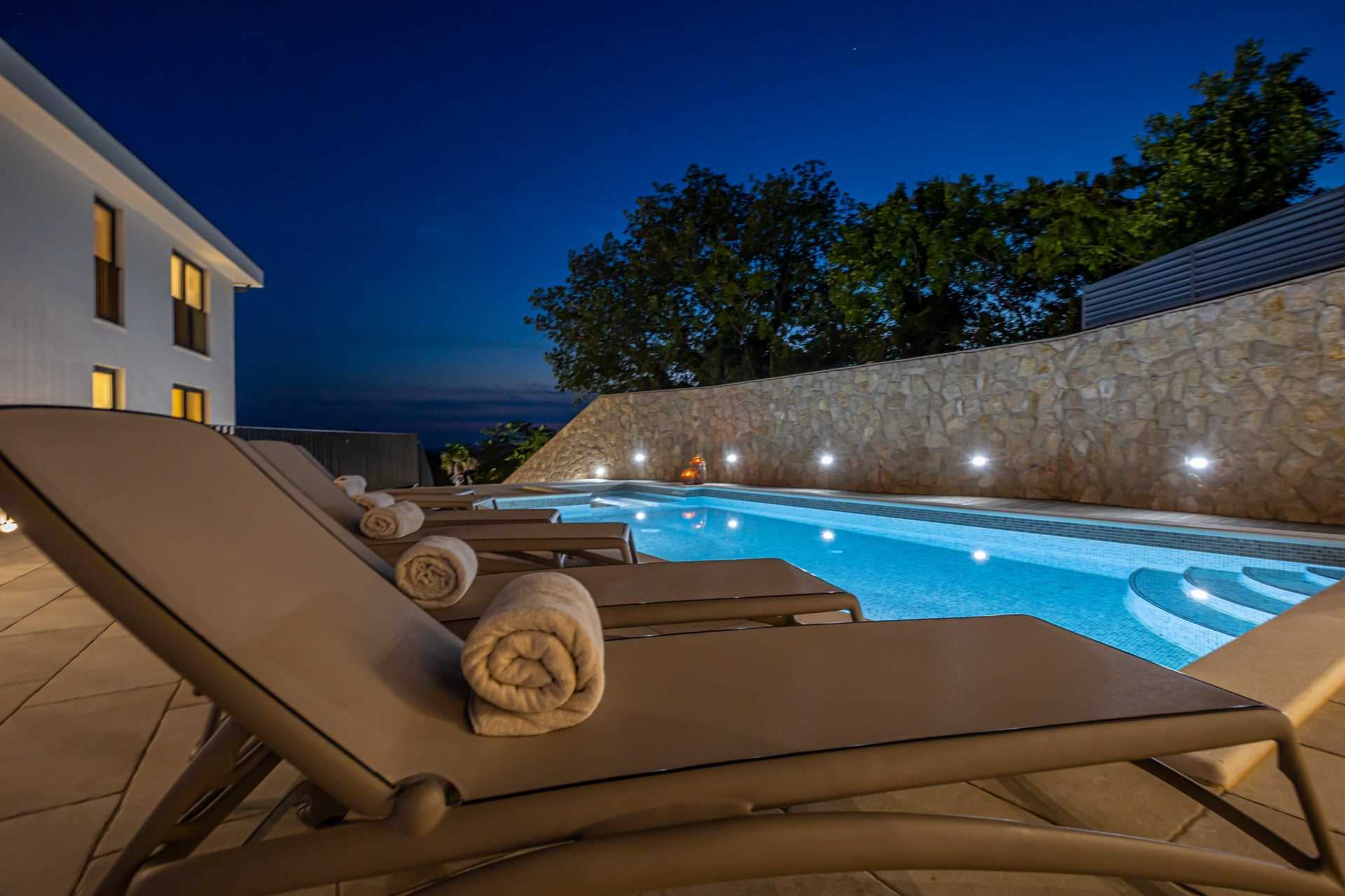 Villa Pietra Azzura with Pool