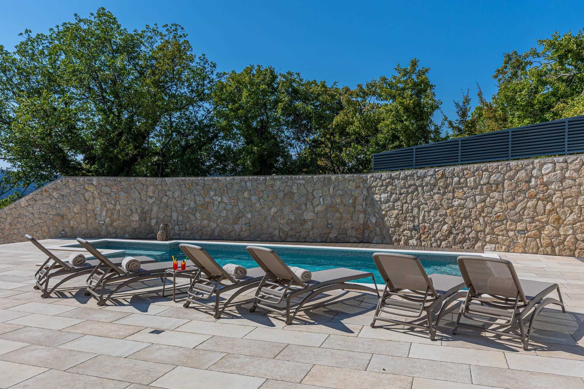 Villa Pietra Azzura with Pool