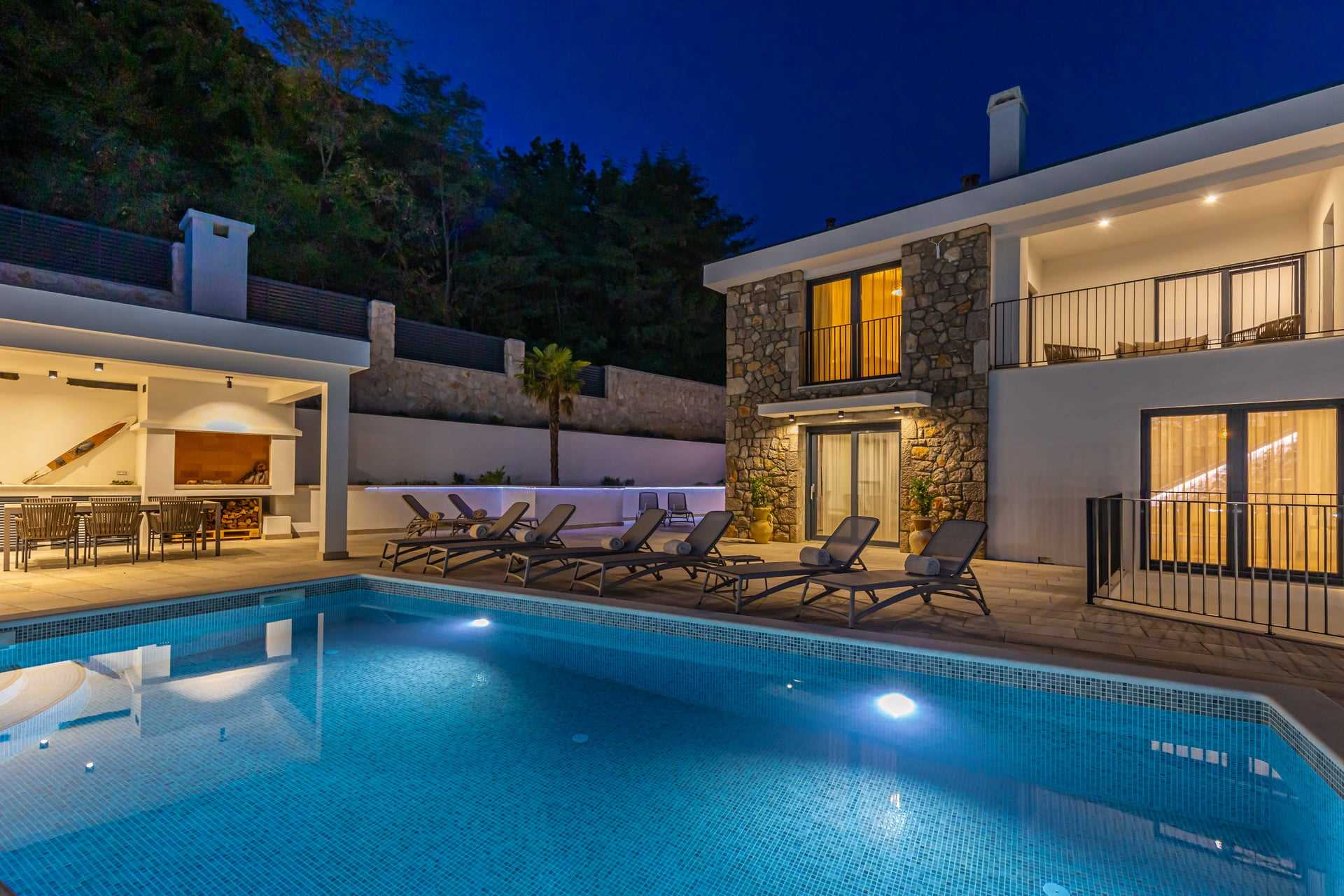 Villa Pietra Azzura with Pool
