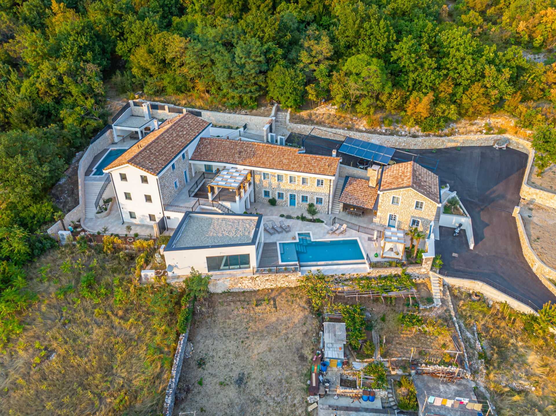 Villa Pietra Celeste with Pool
