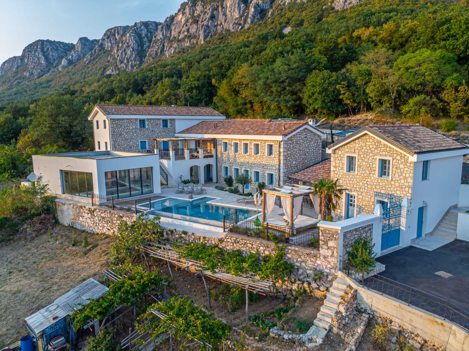 Villa Pietra Celeste with Pool