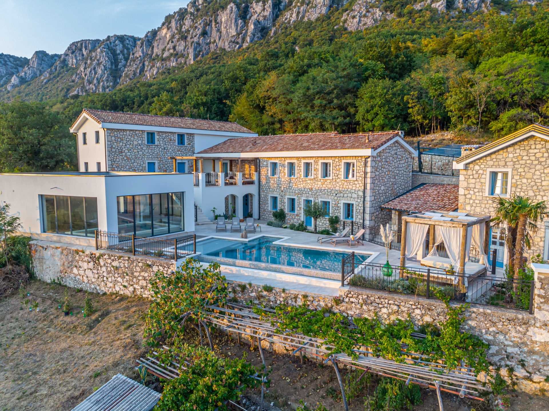 Villa Pietra Celeste with Pool