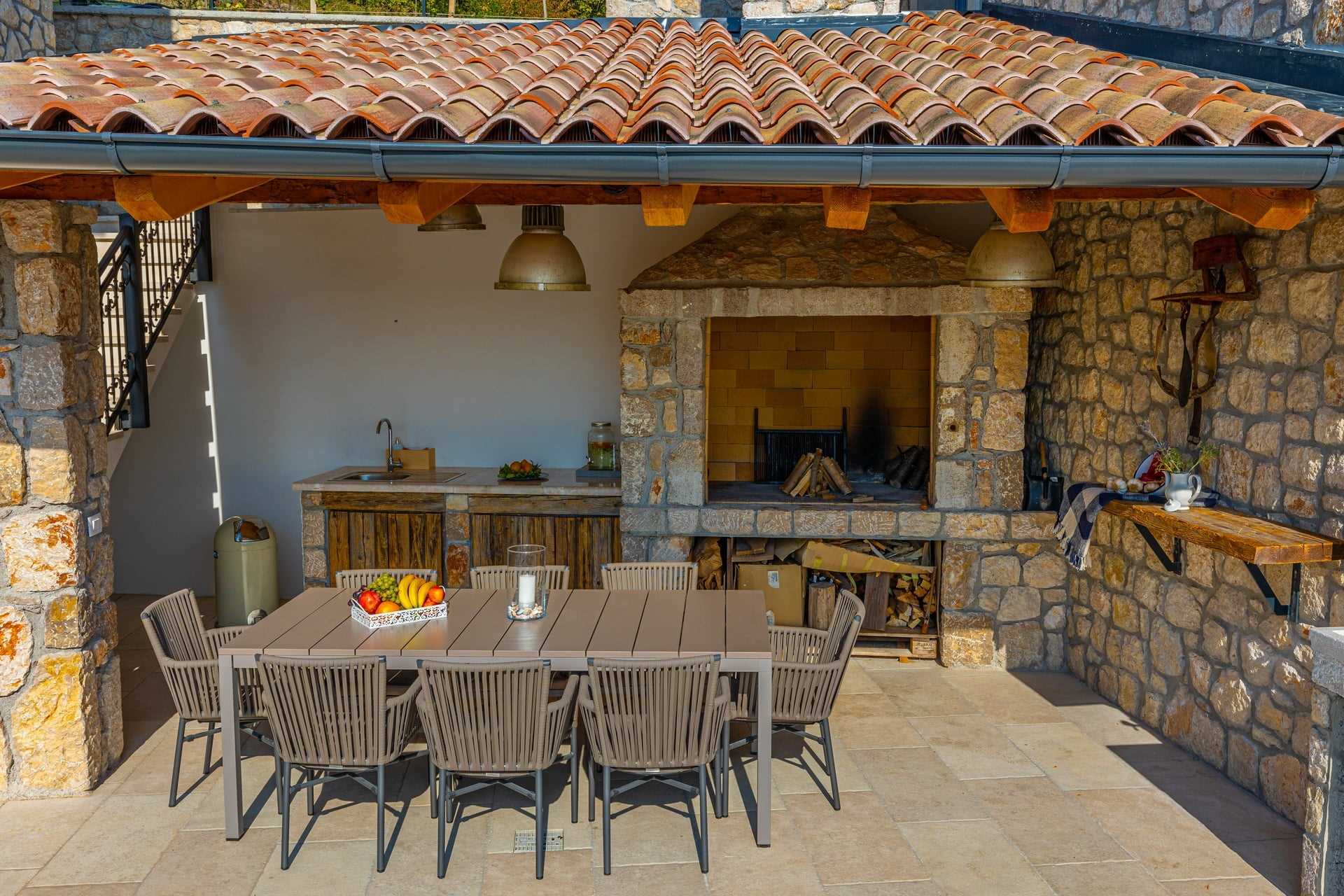 Villa Pietra Celeste with Pool