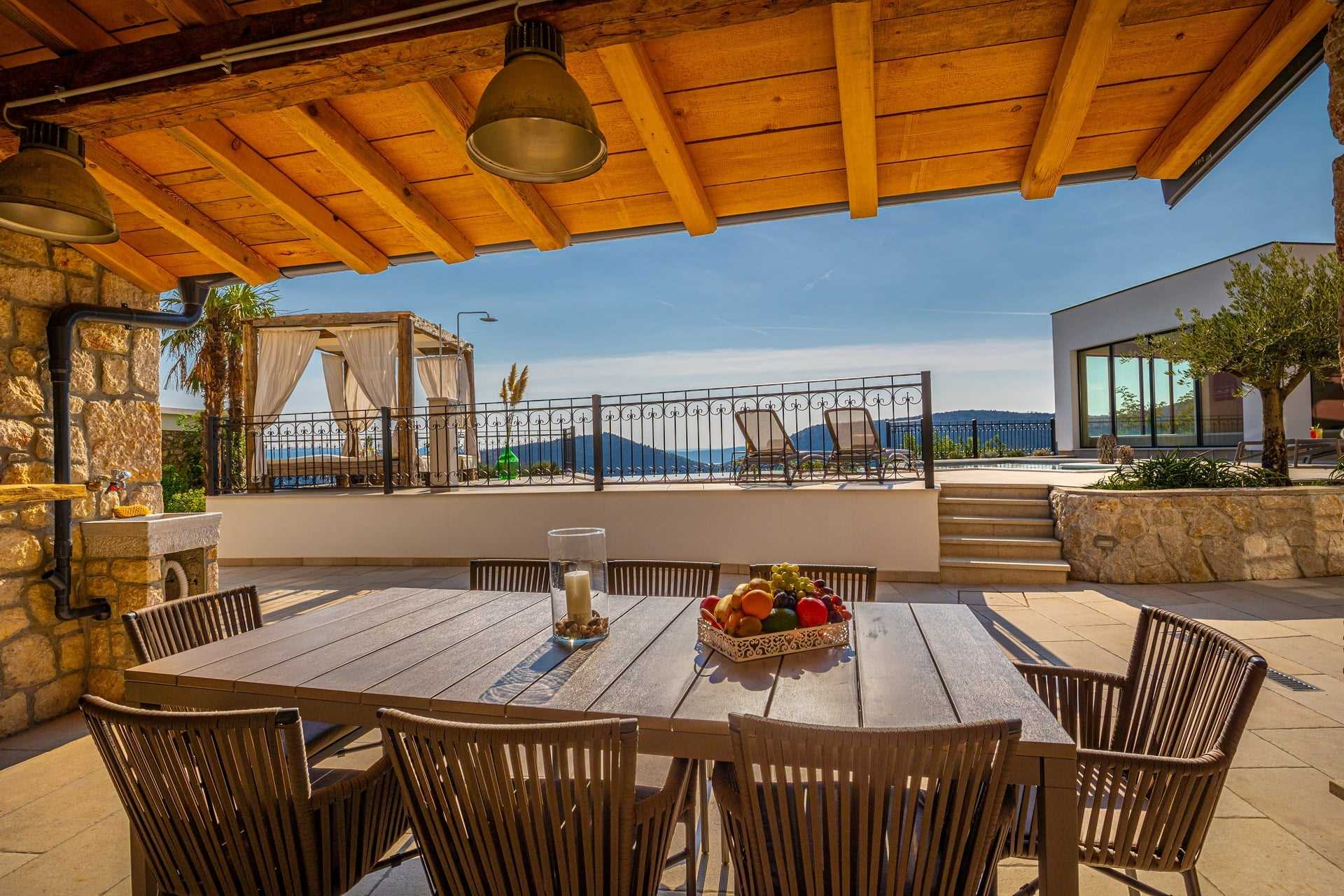 Villa Pietra Celeste with Pool