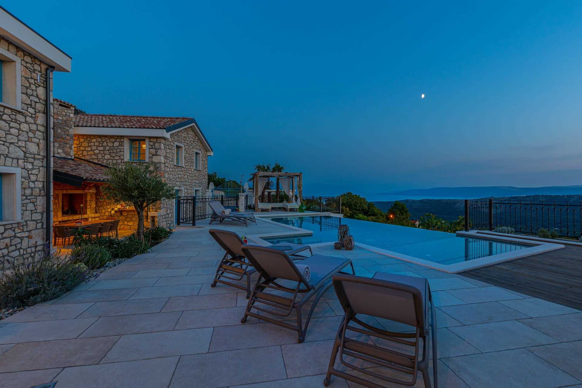Villa Pietra Celeste with Pool