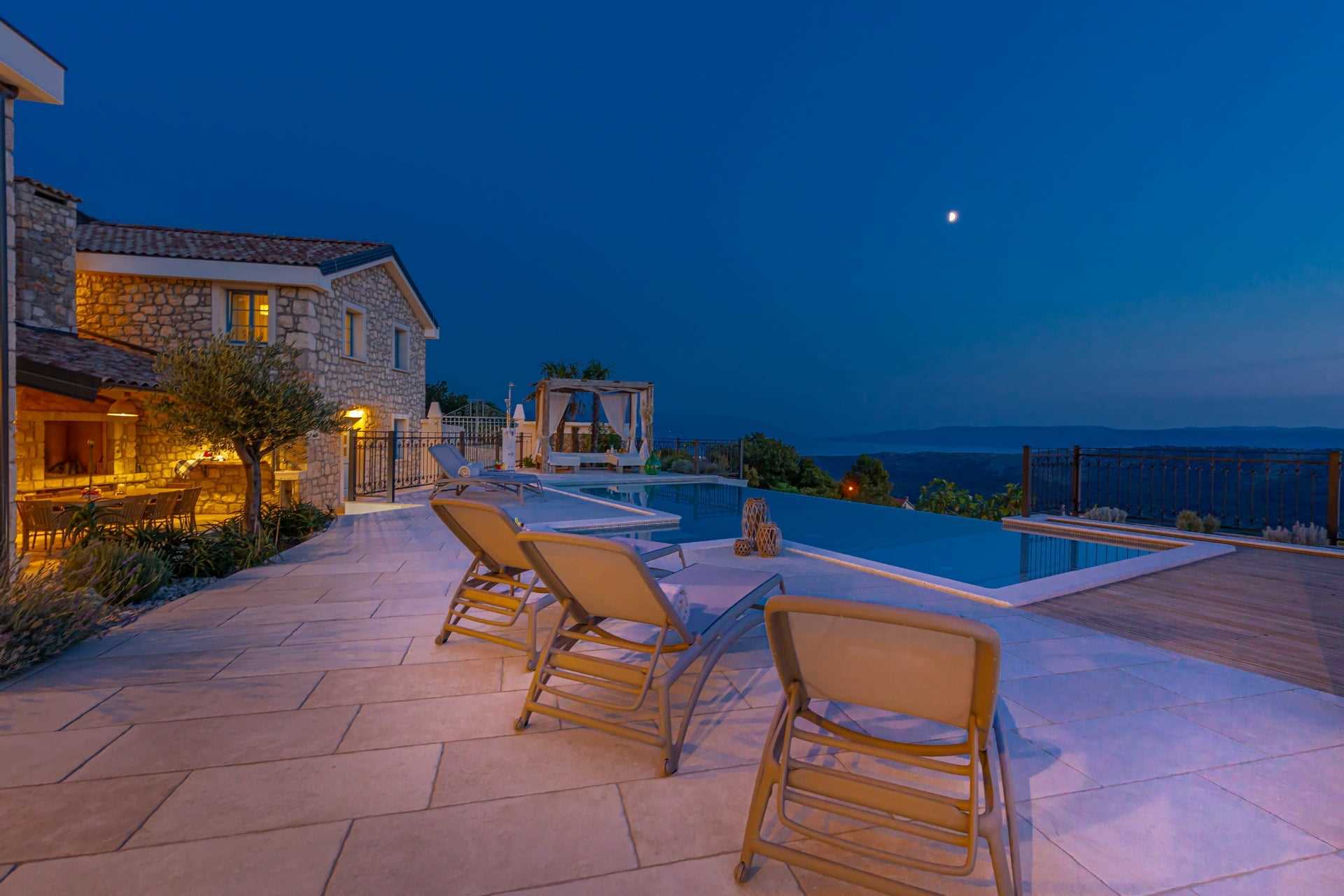 Villa Pietra Celeste with Pool