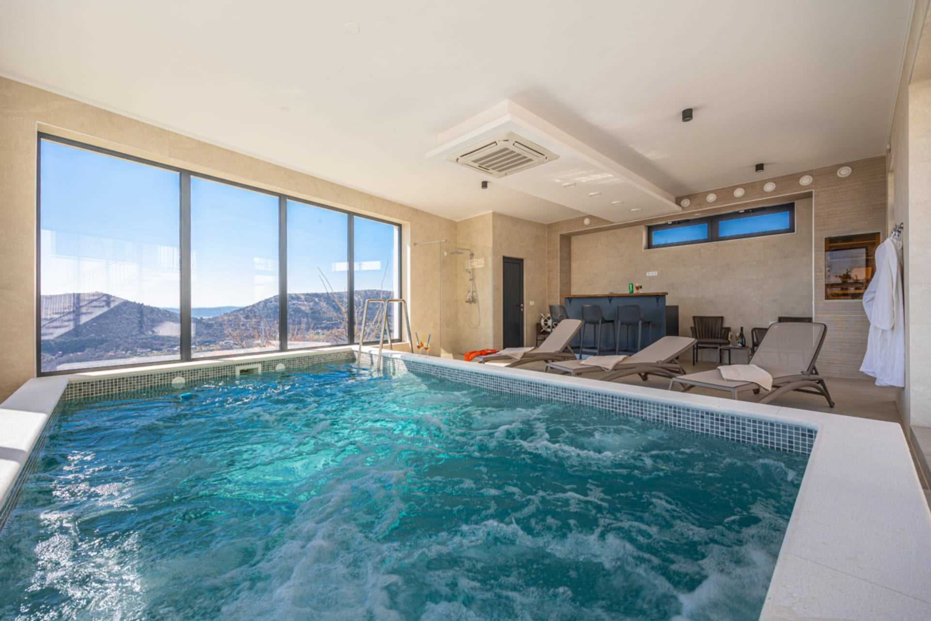Villa Pietra Celeste with Pool