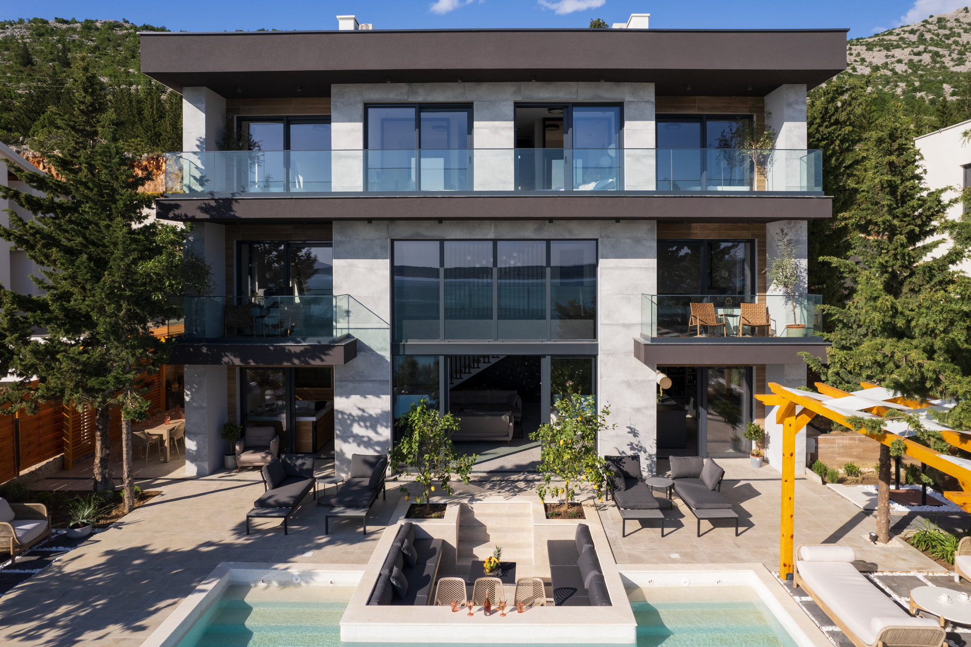 Luxury Villa Black Velvet with Pool