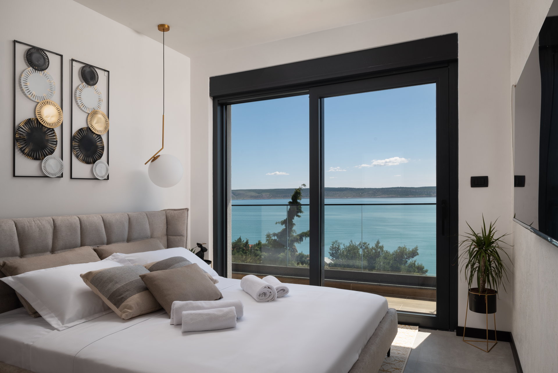 Luxury Villa Black Velvet with Pool