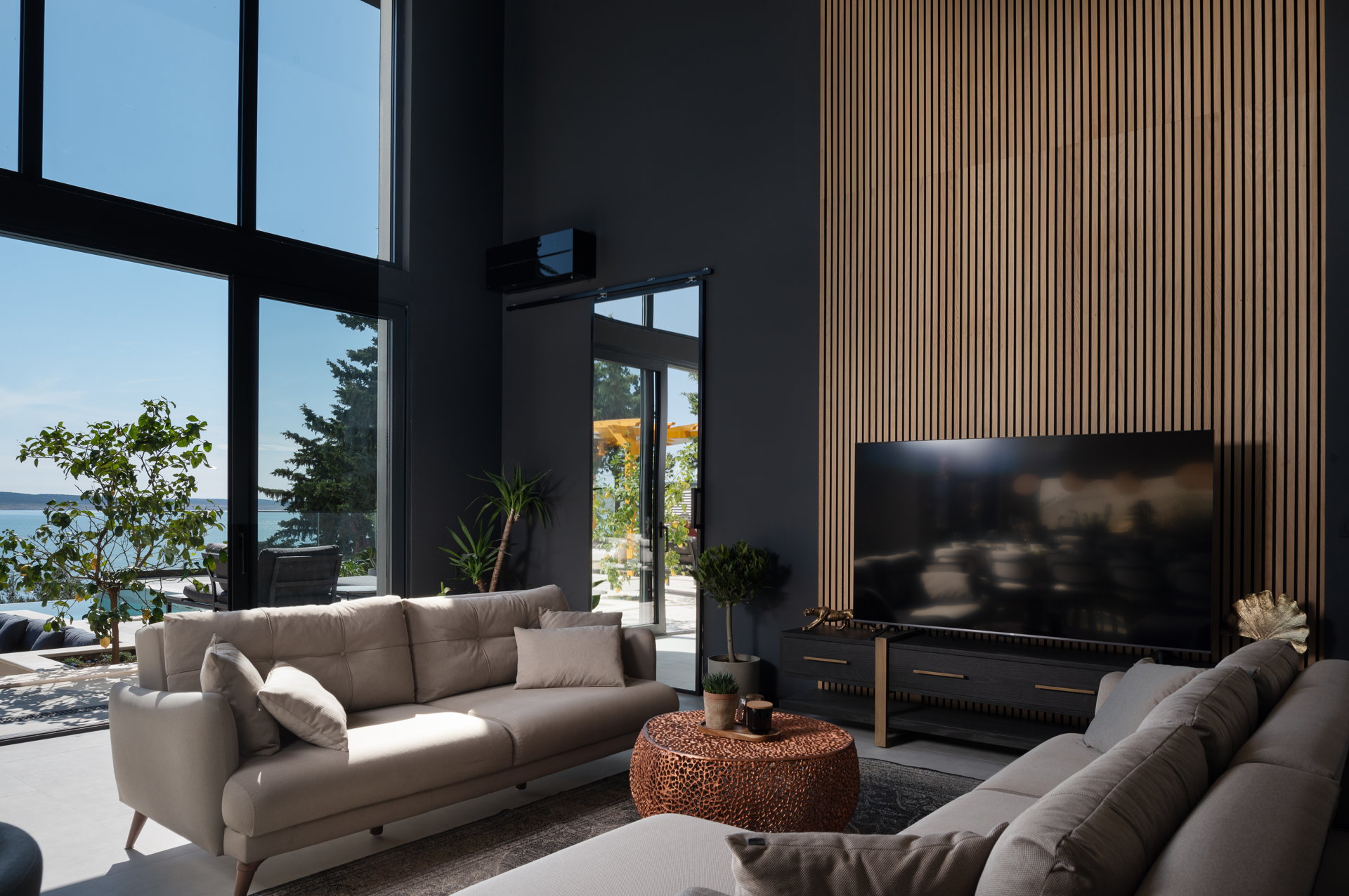 Luxury Villa Black Velvet with Pool