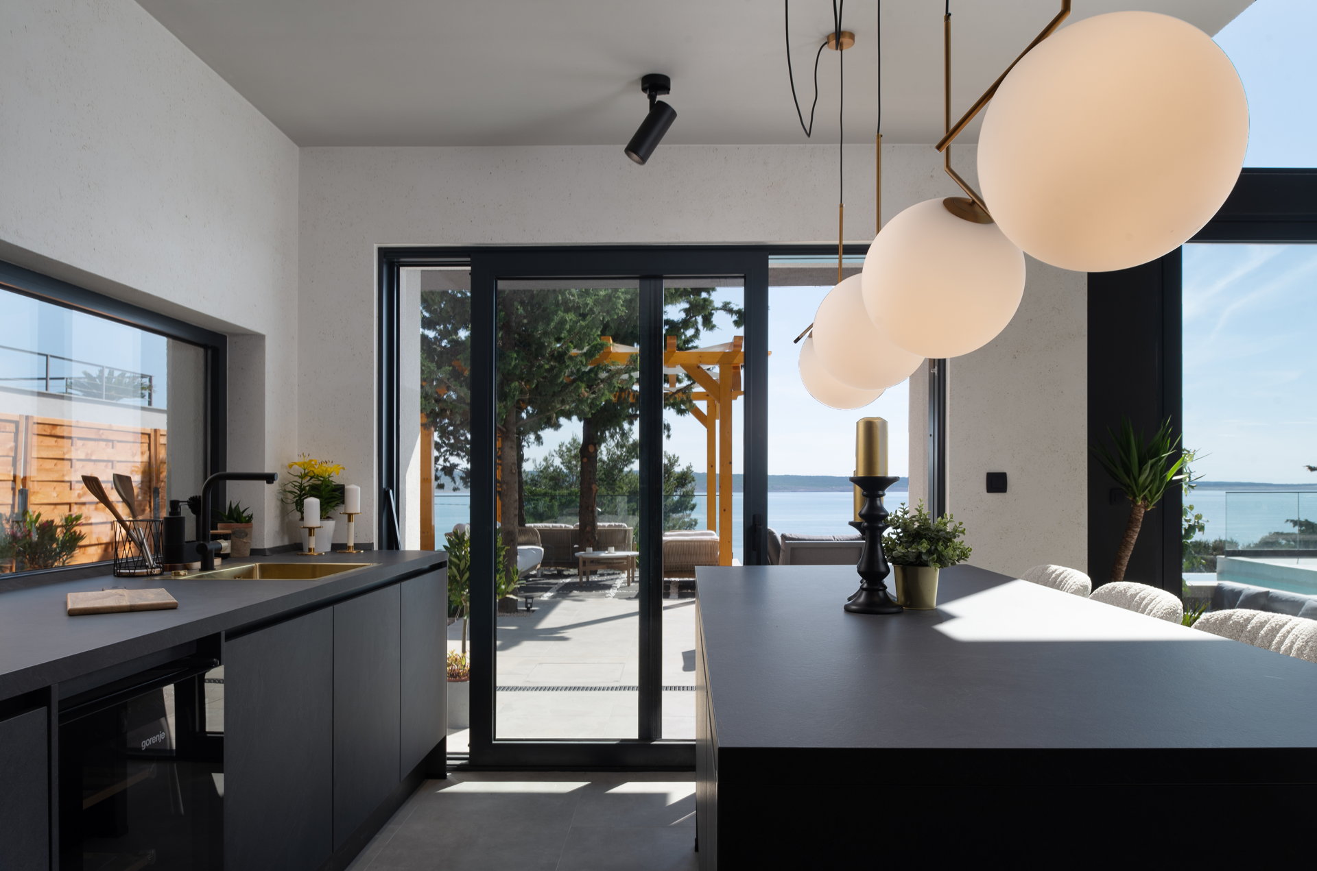 Luxury Villa Black Velvet with Pool