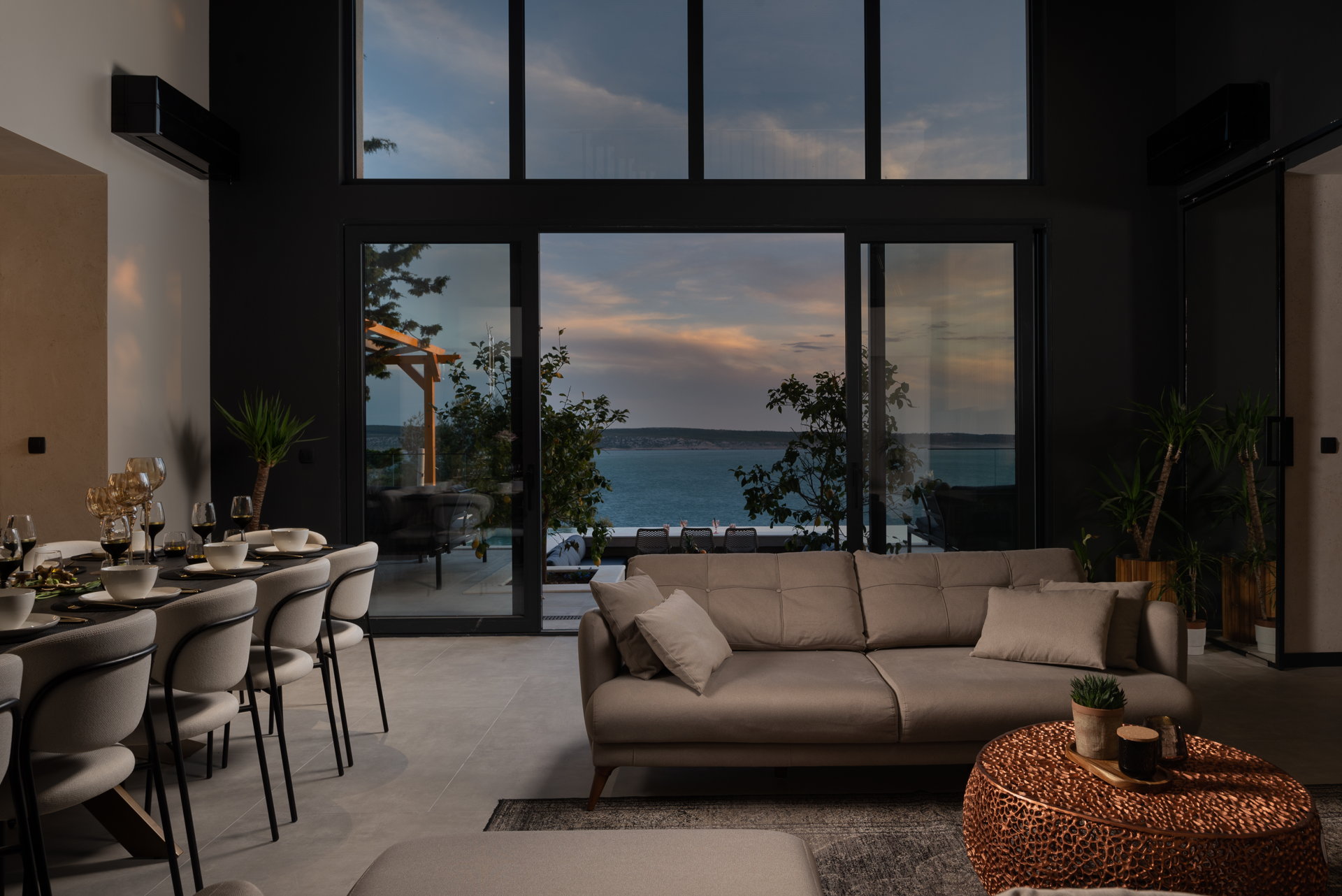 Luxury Villa Black Velvet with Pool