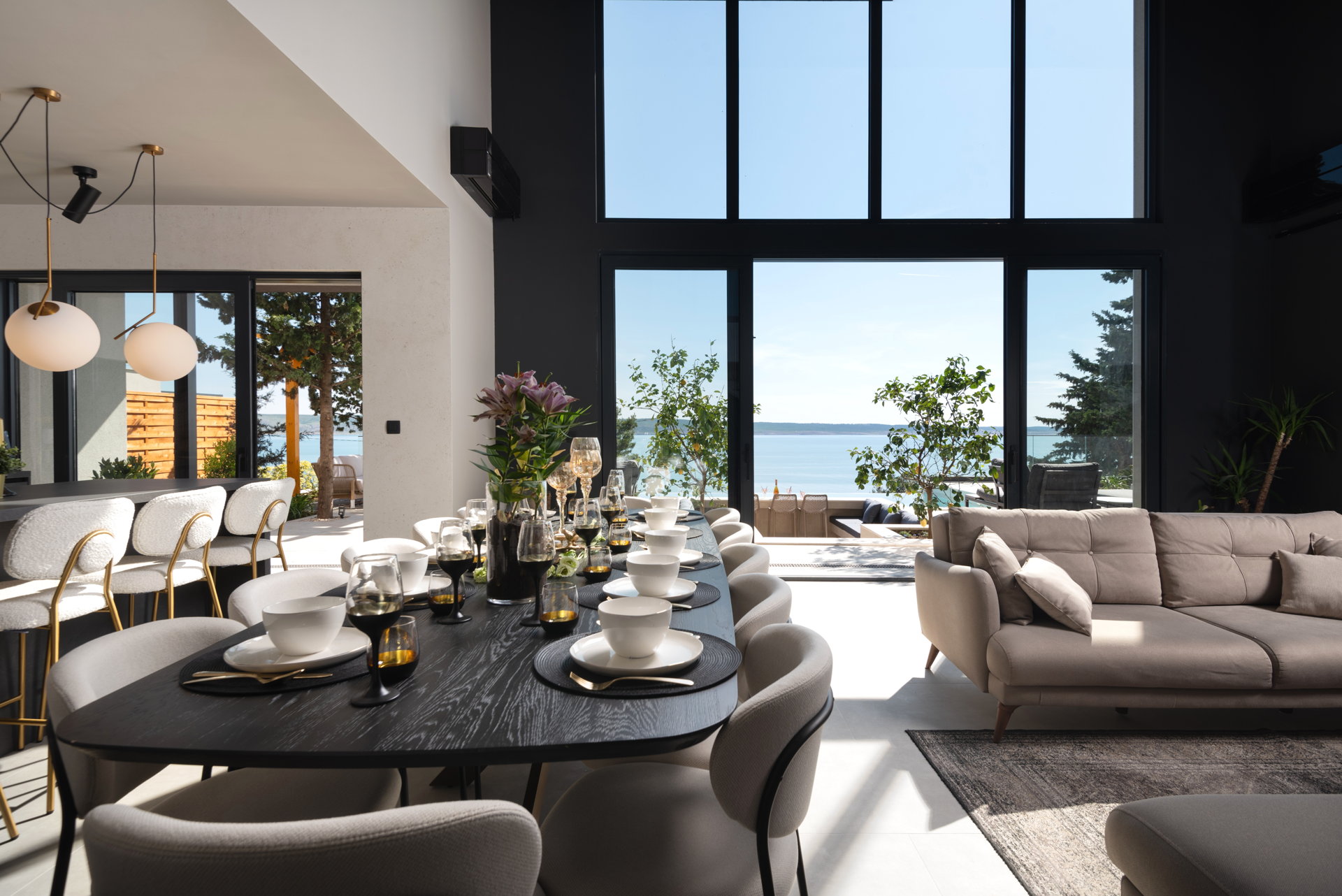 Luxury Villa Black Velvet with Pool