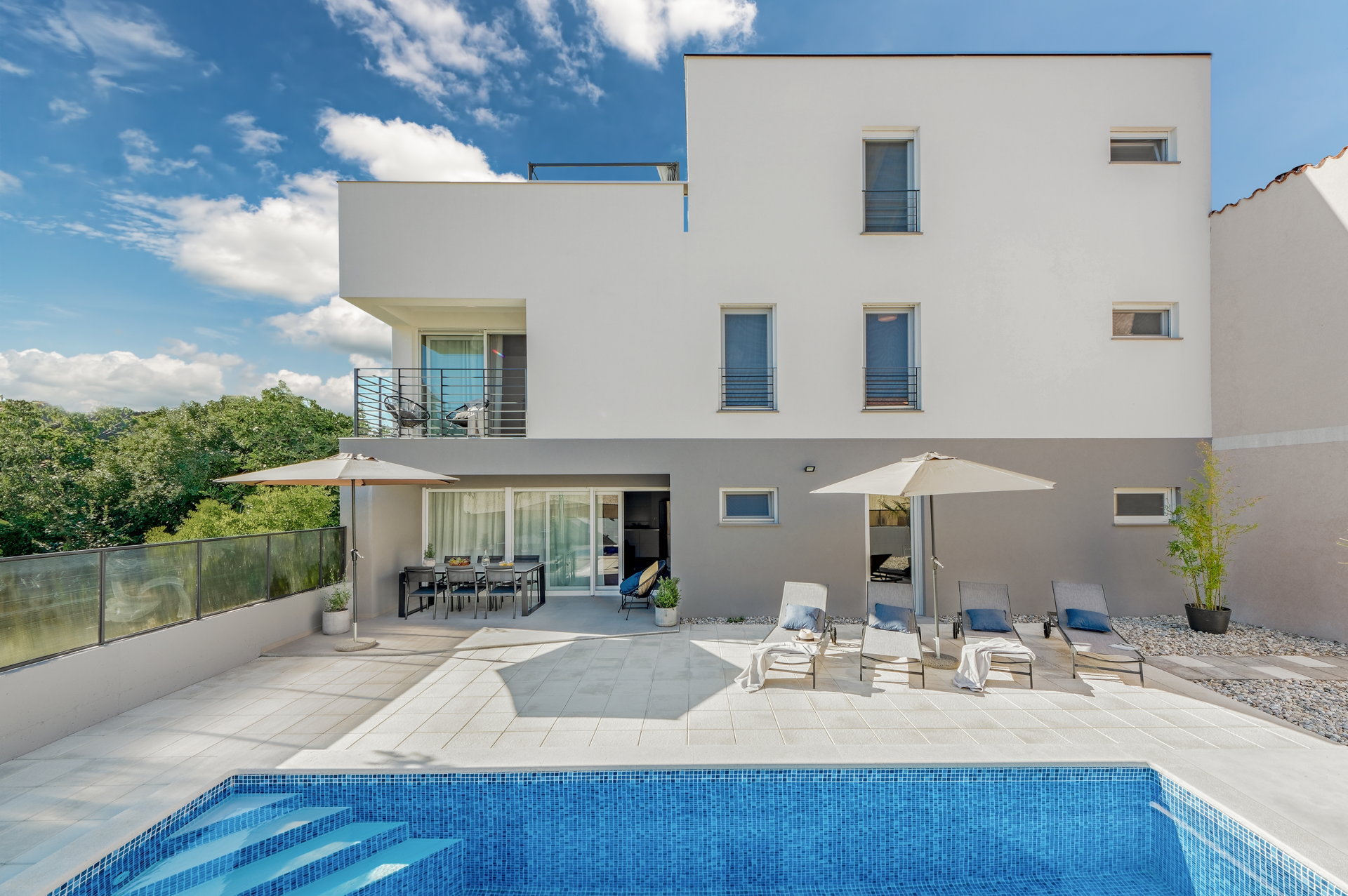 Villa Sunny Sky with Pool