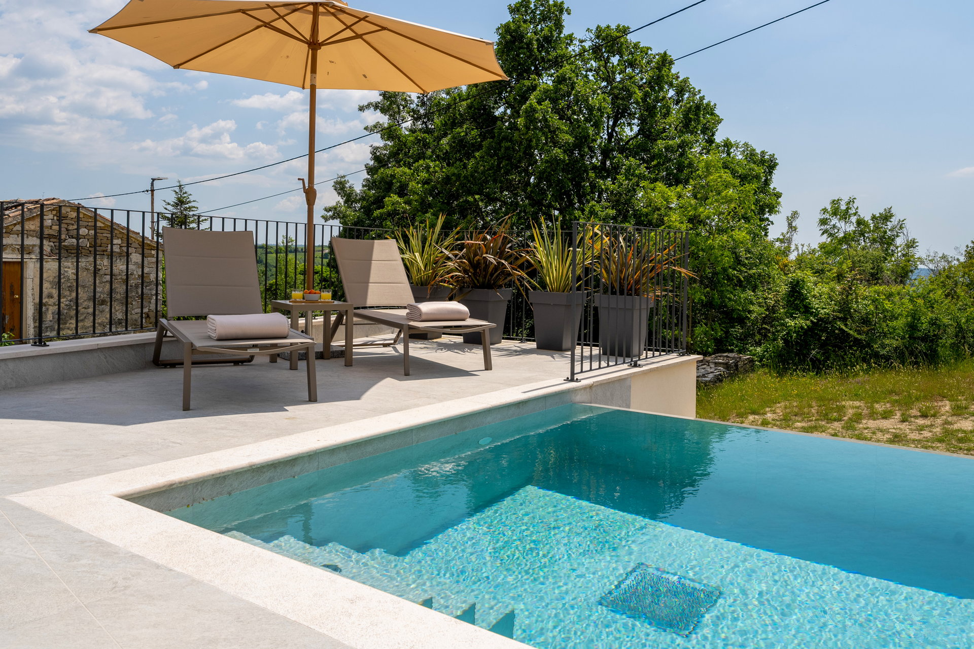 Villa Oasis with Pool