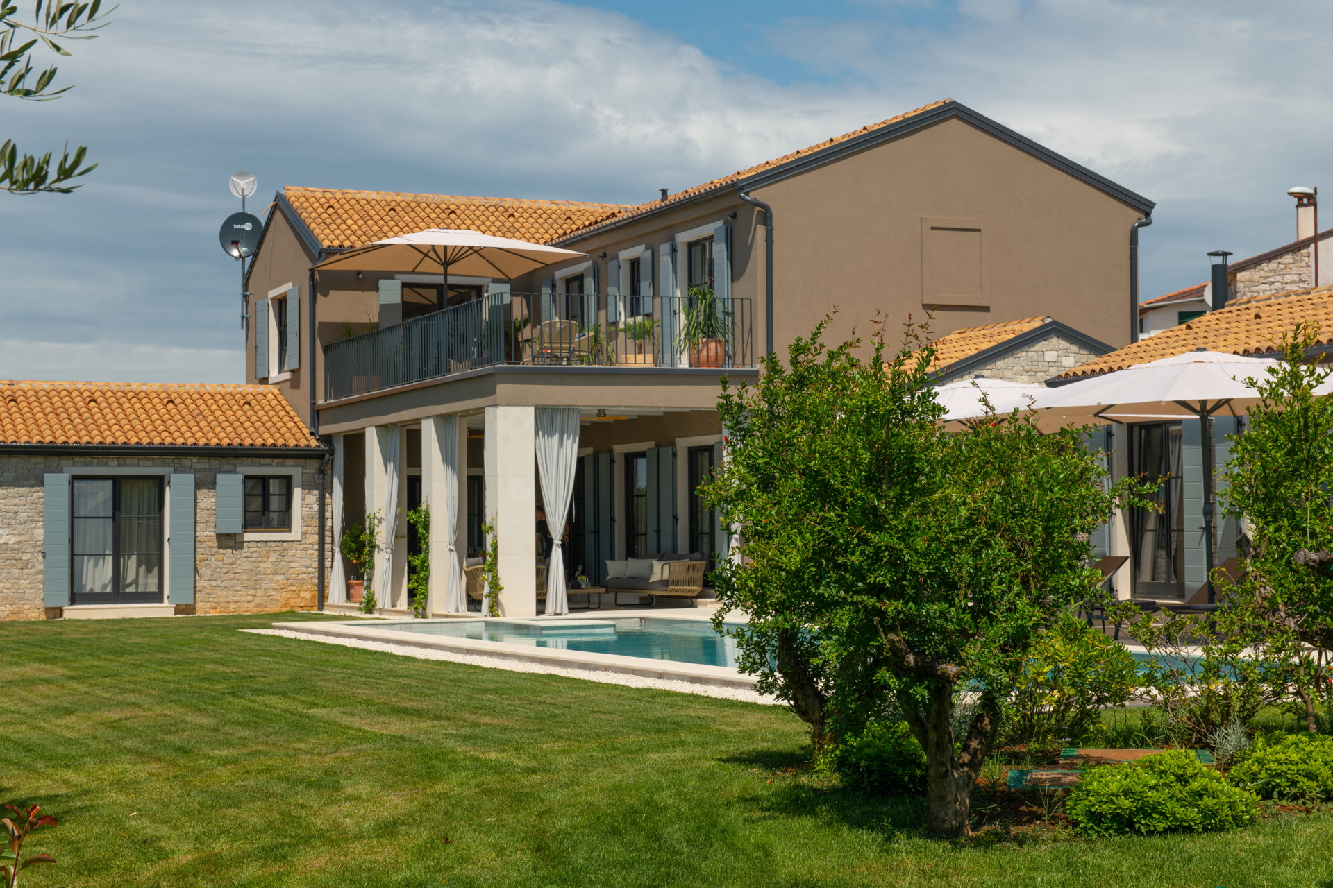Villa Riposo with Pool