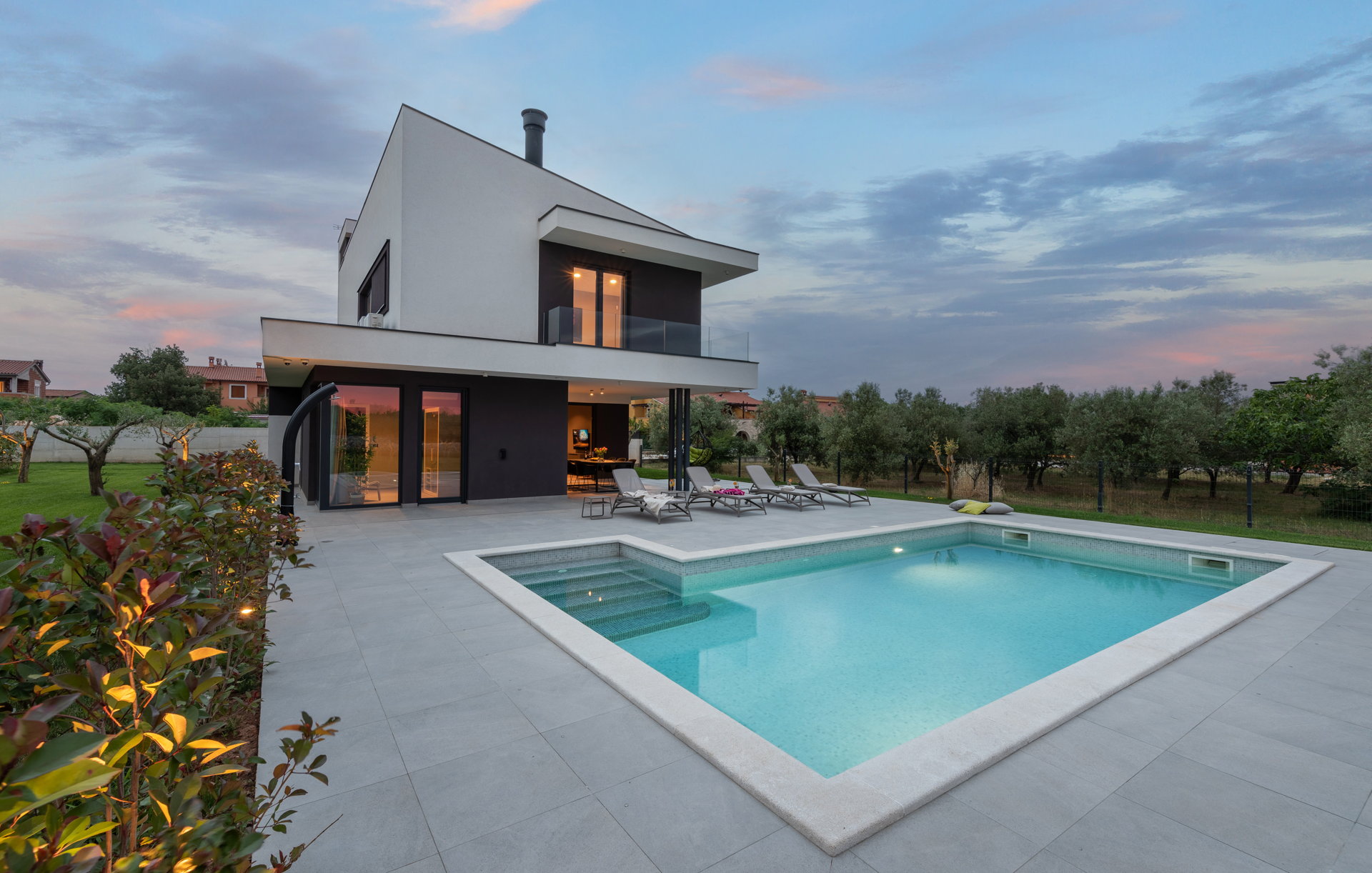 Luxury Villa Monroe with Pool