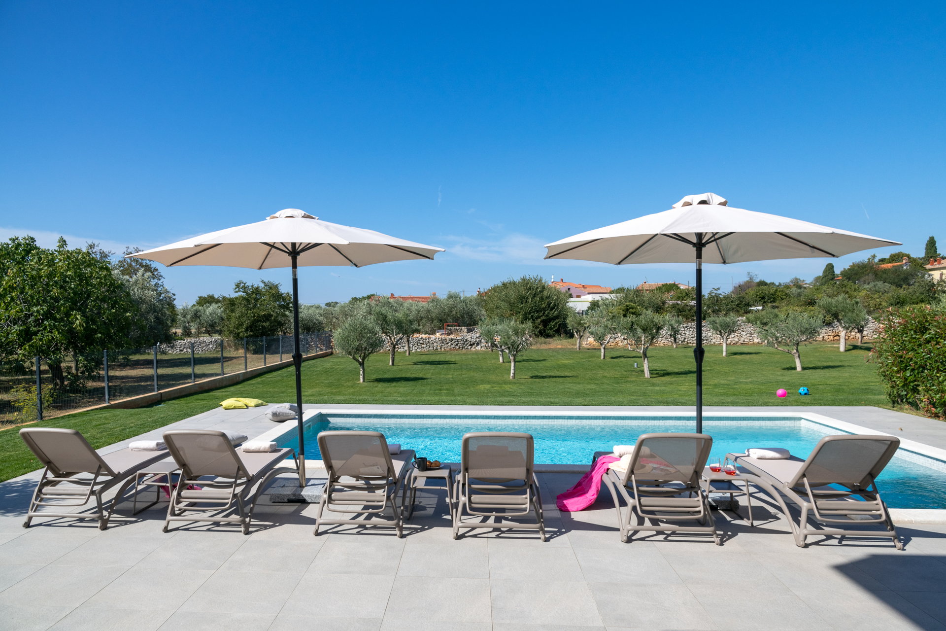Luxury Villa Monroe with Pool