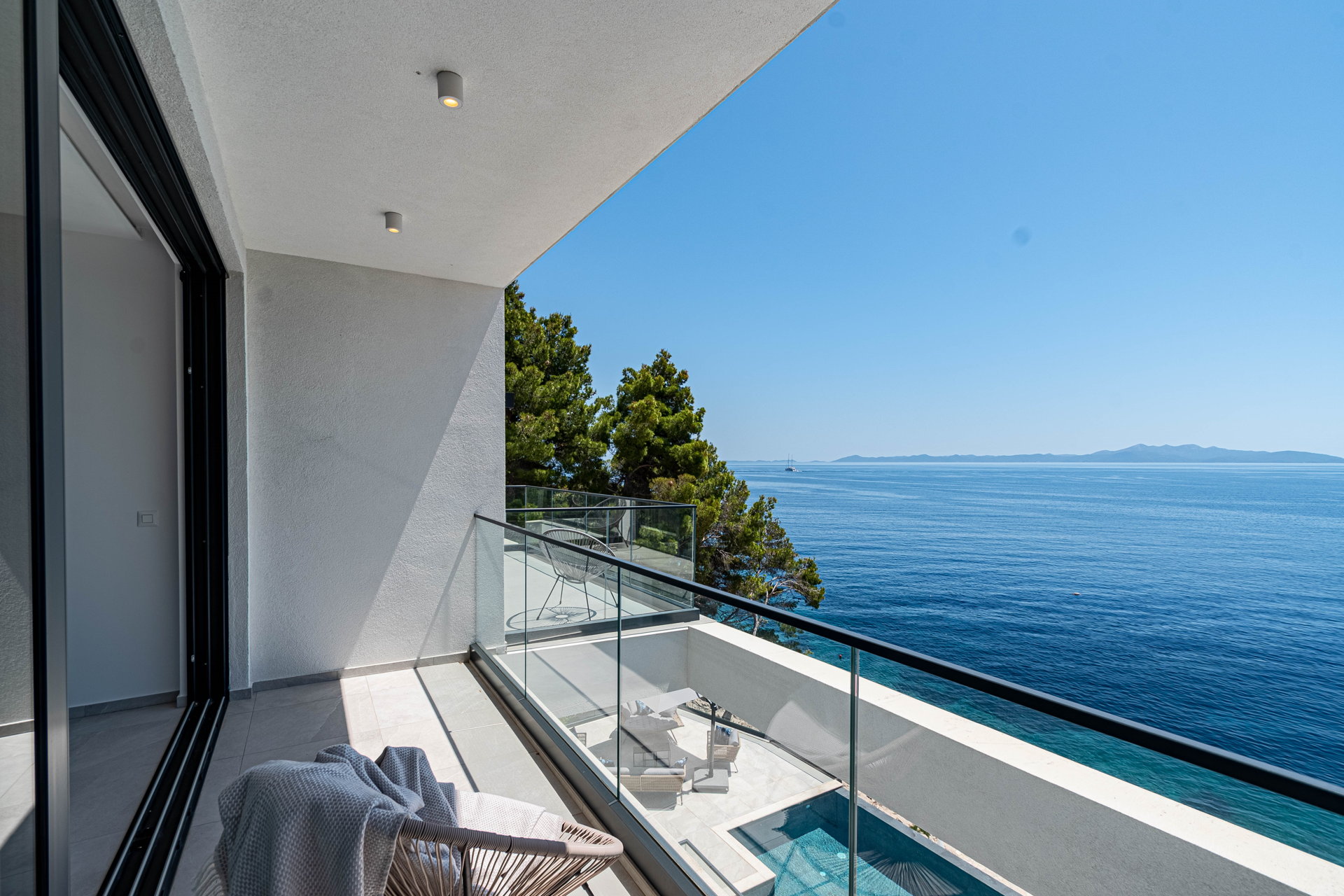 Beachfront Villa Aquamarin with Pool
