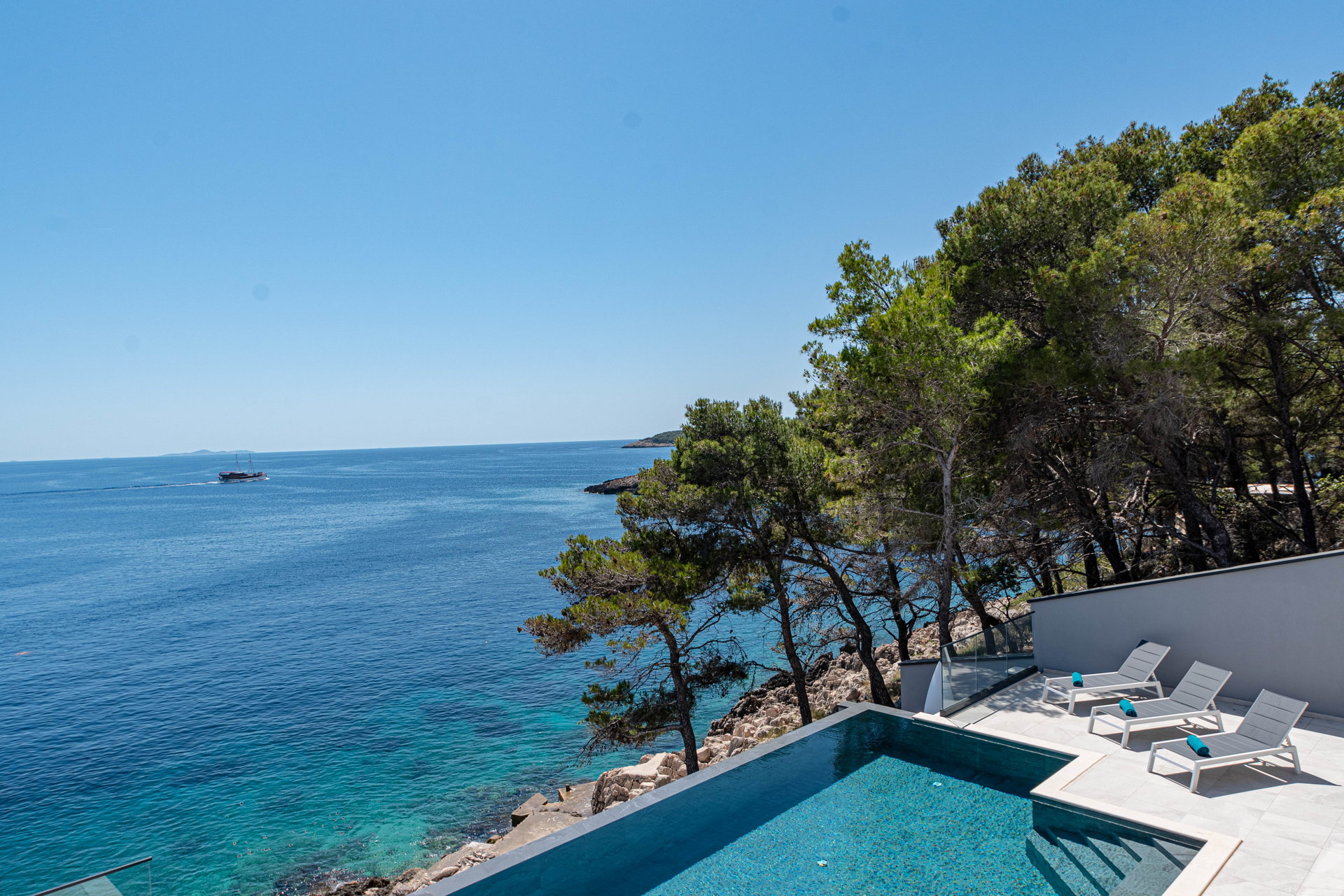 Beachfront Villa Aquamarin with Pool