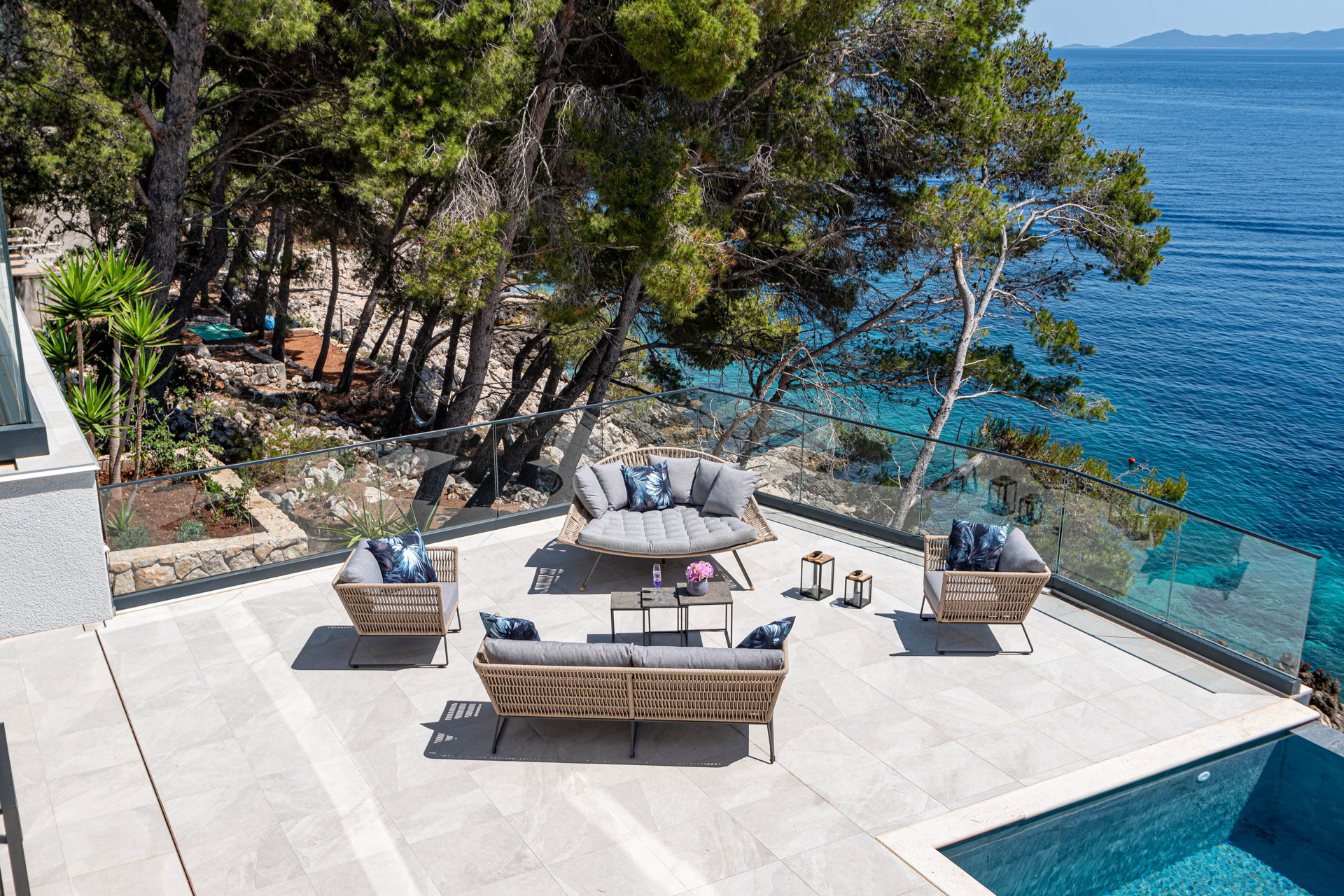 Beachfront Villa Aquamarin with Pool