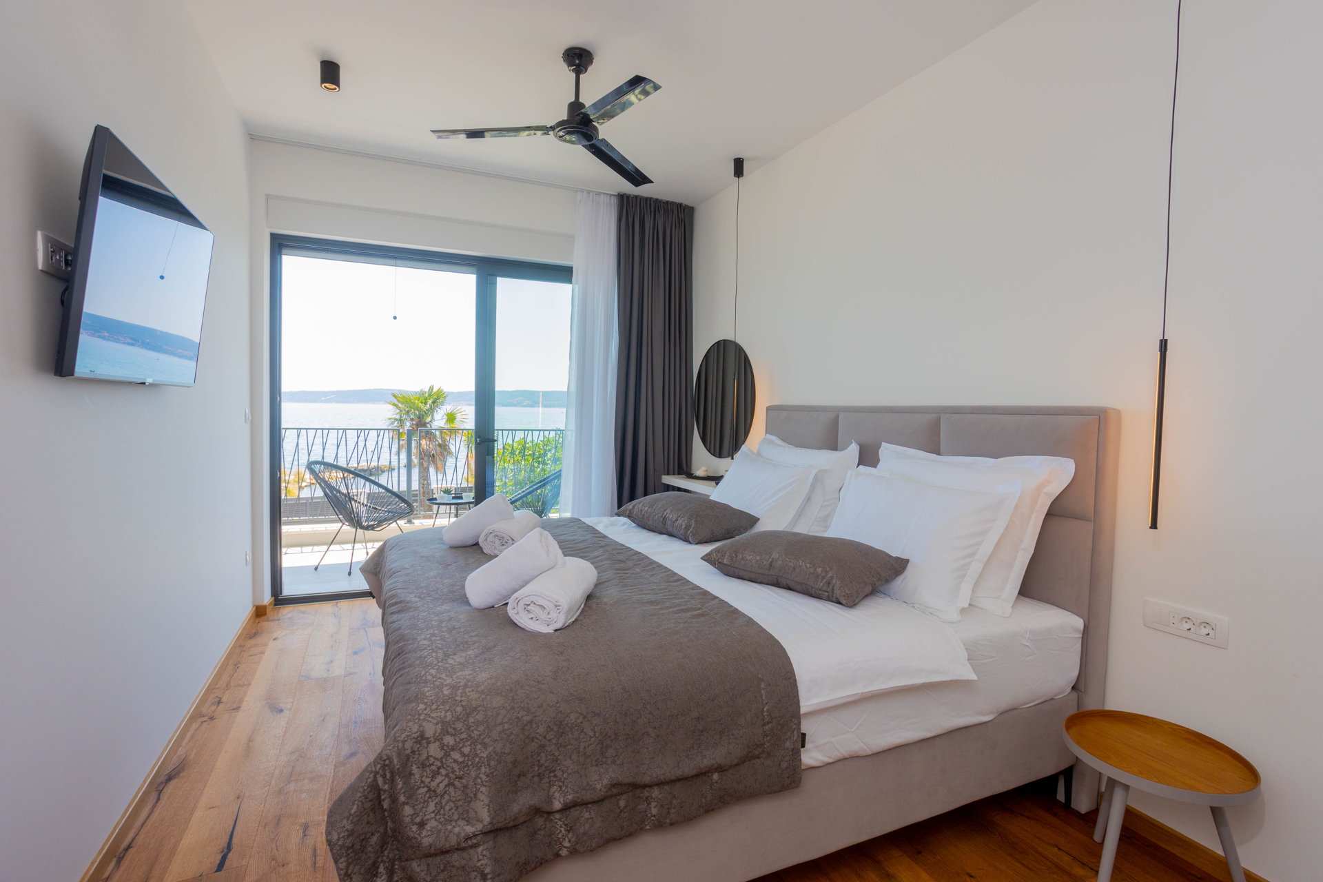 Villa Wave s bazenom uz plažu