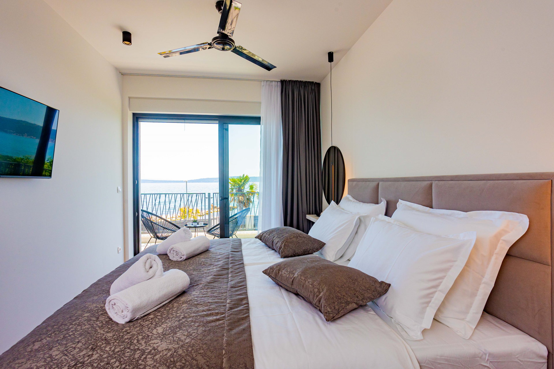 Villa Wave s bazenom uz plažu