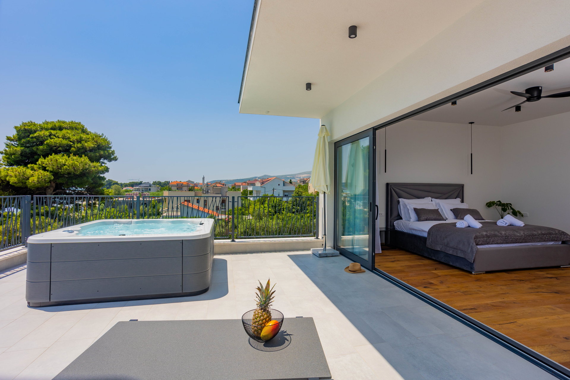 Villa Wave s bazenom uz plažu