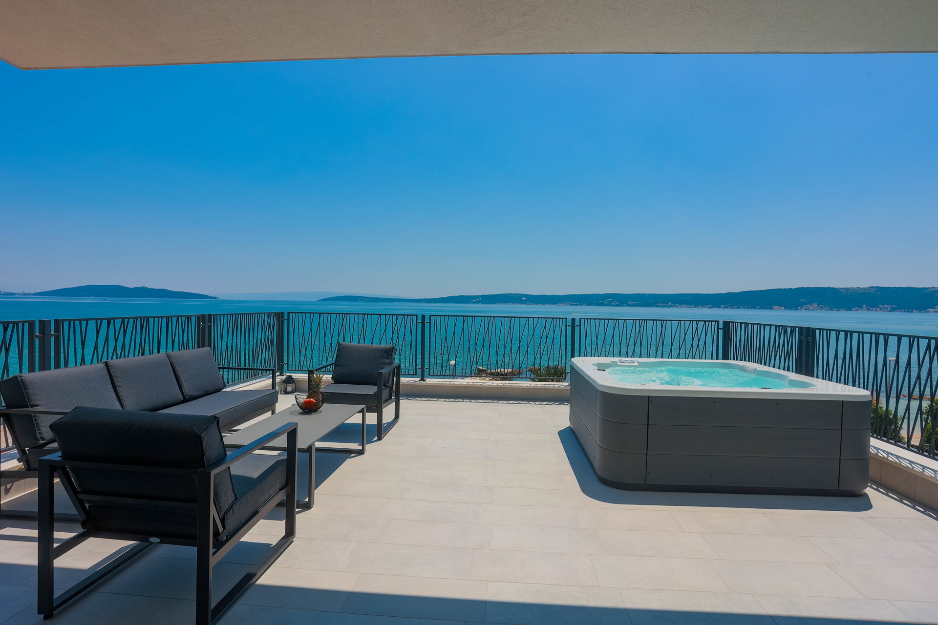 Villa Wave s bazenom uz plažu