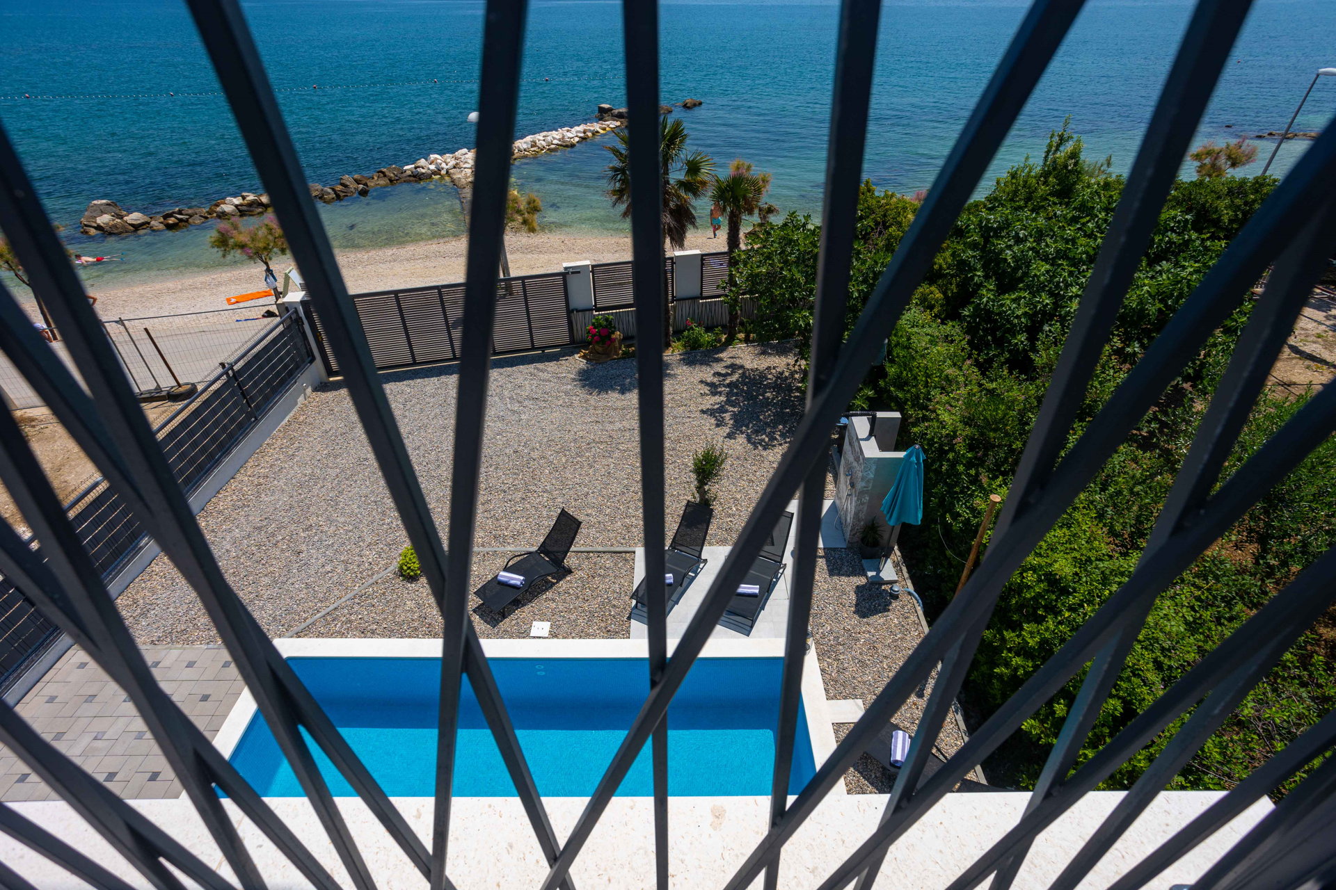 Villa Wave s bazenom uz plažu