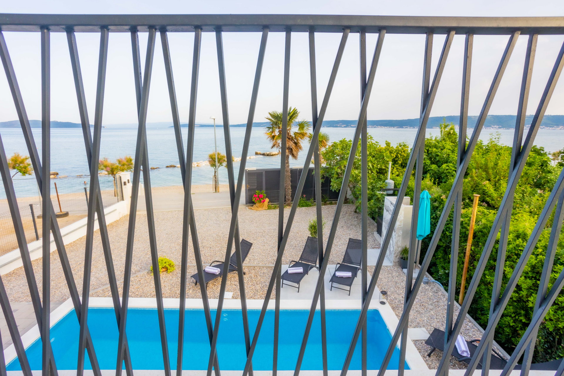 Villa Wave s bazenom uz plažu