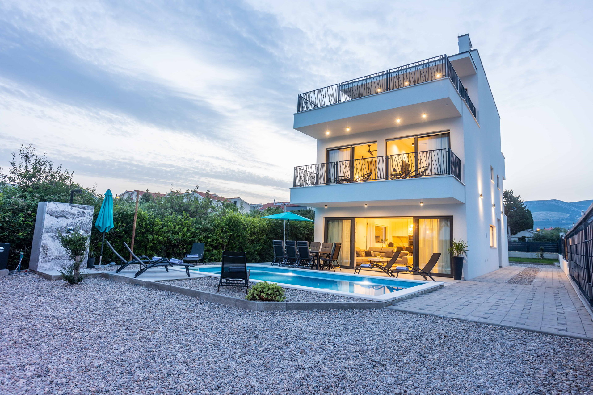 Villa Wave s bazenom uz plažu