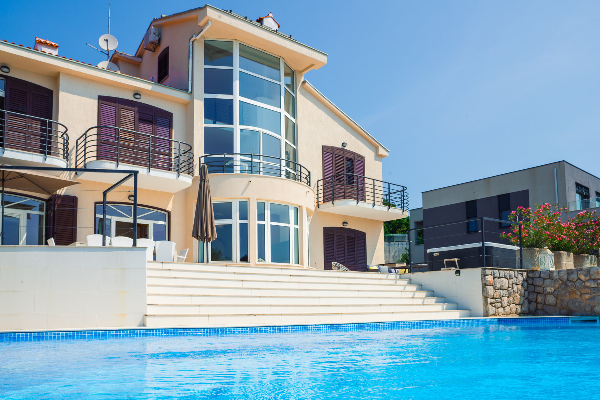 Villa Piano with Pool