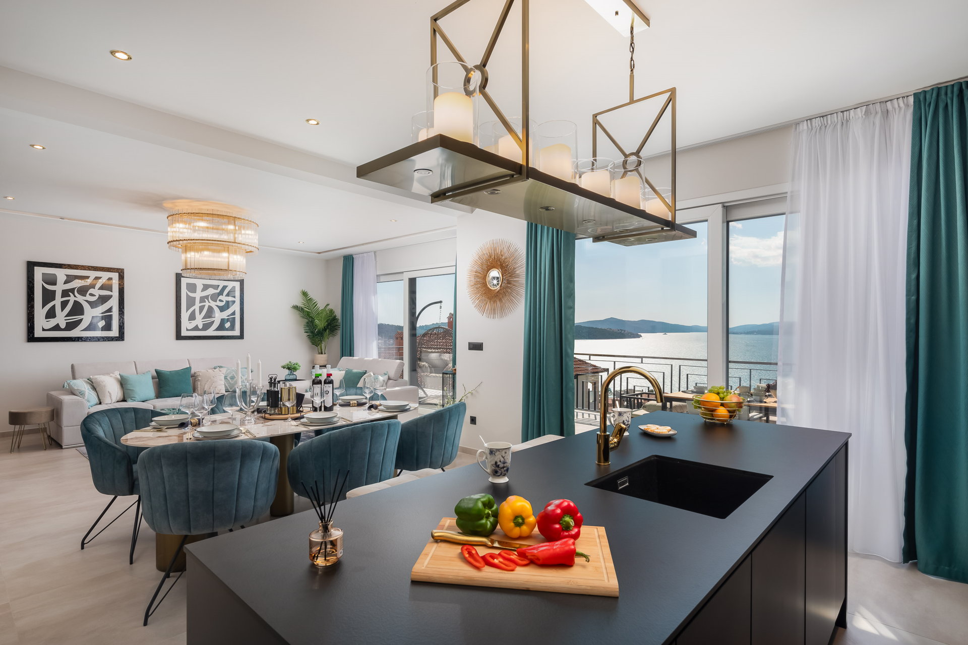Luxury Villa de Mar with Pool