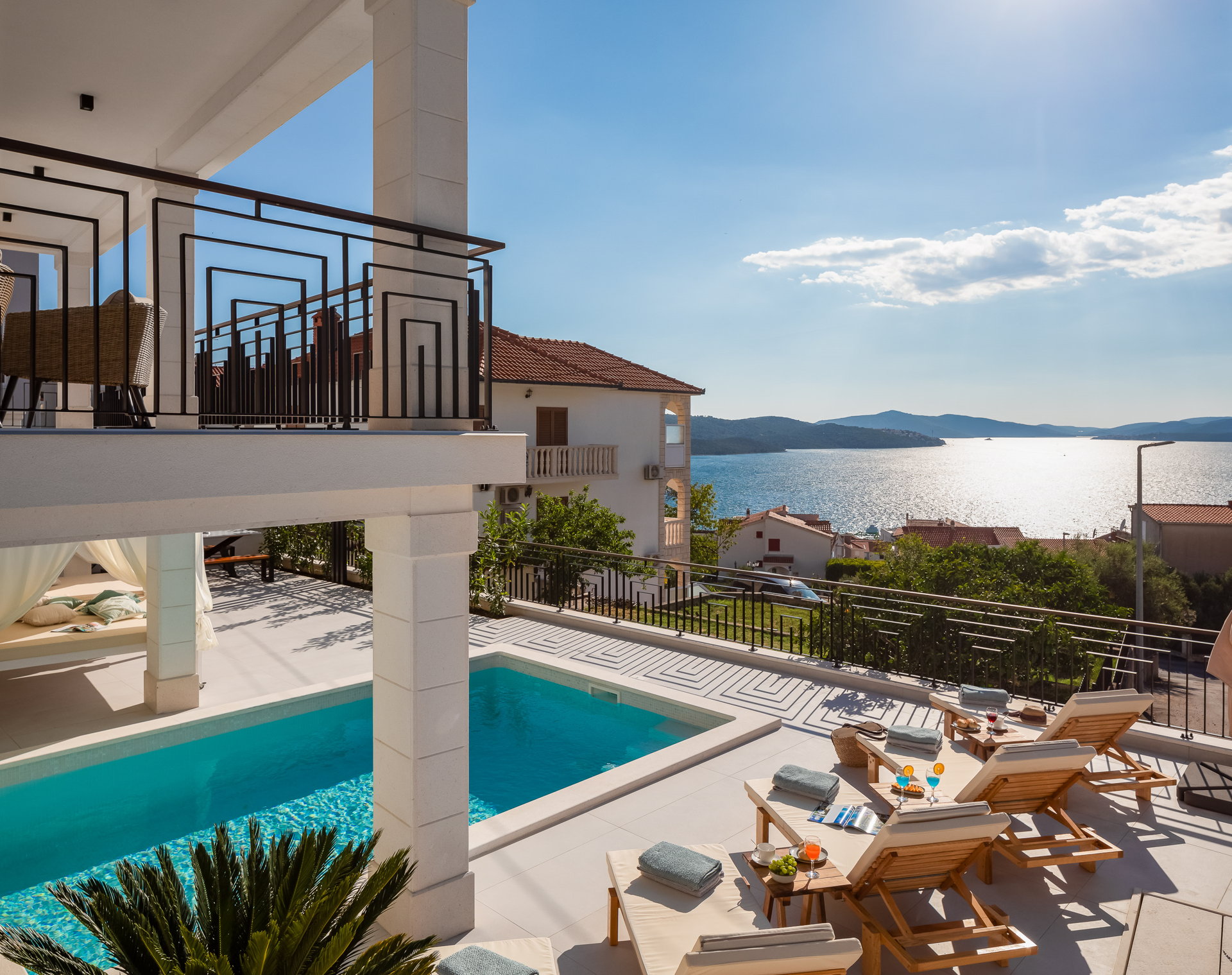 Luxury Villa de Mar with Pool