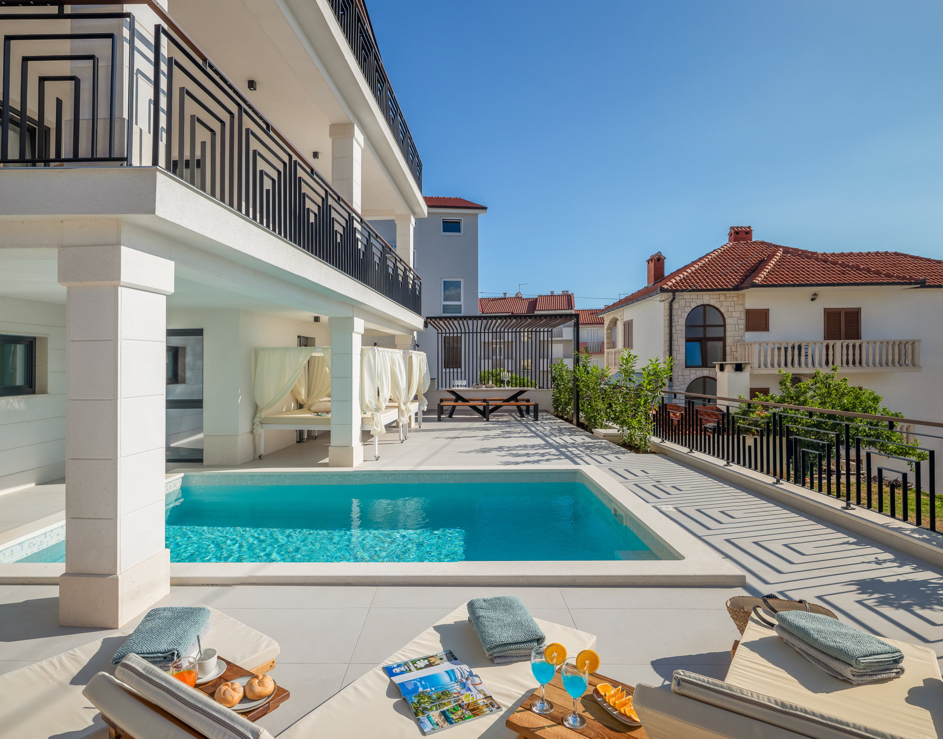 Luxury Villa de Mar with Pool