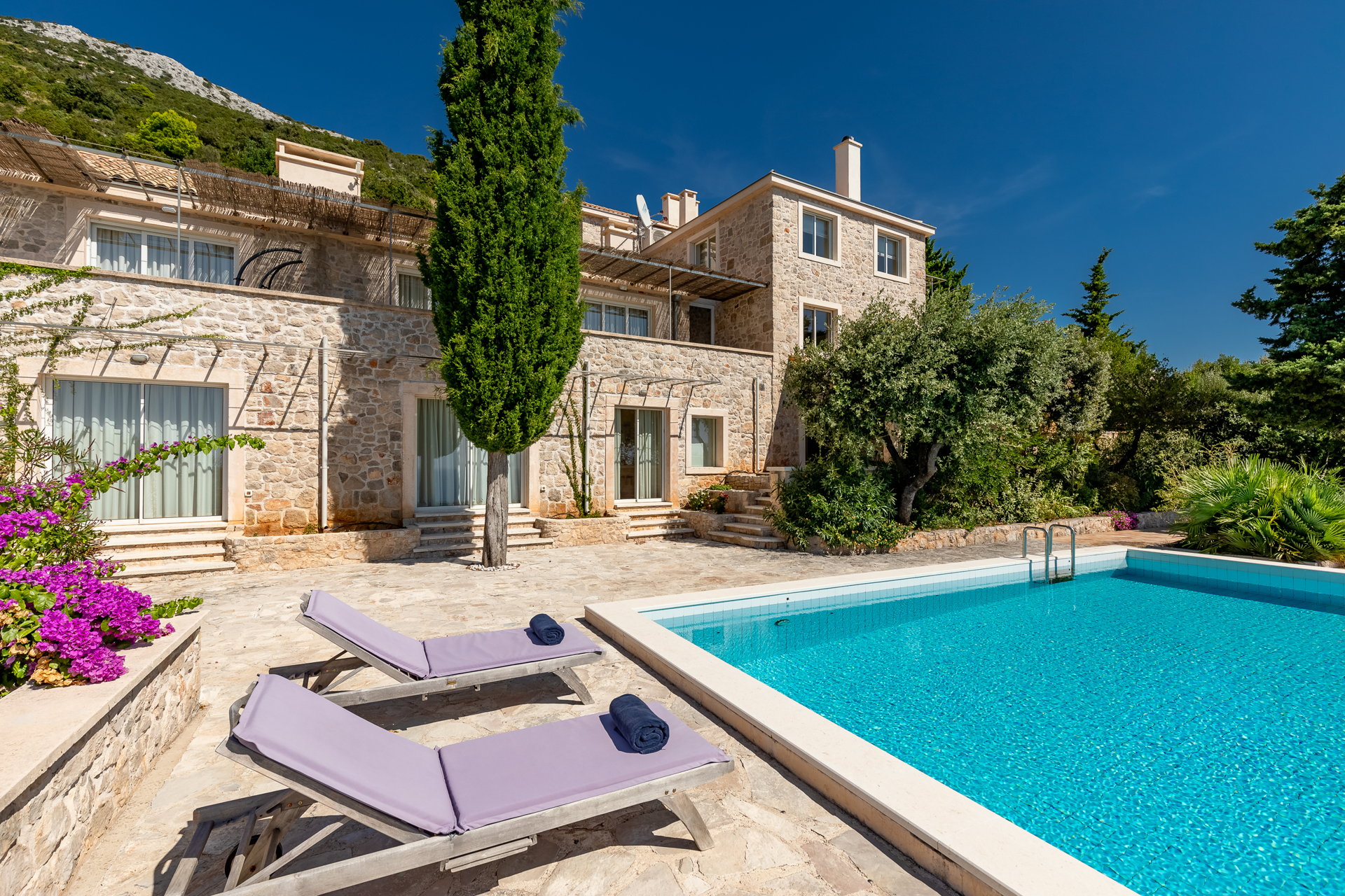 Villa Two Martinis with Pool