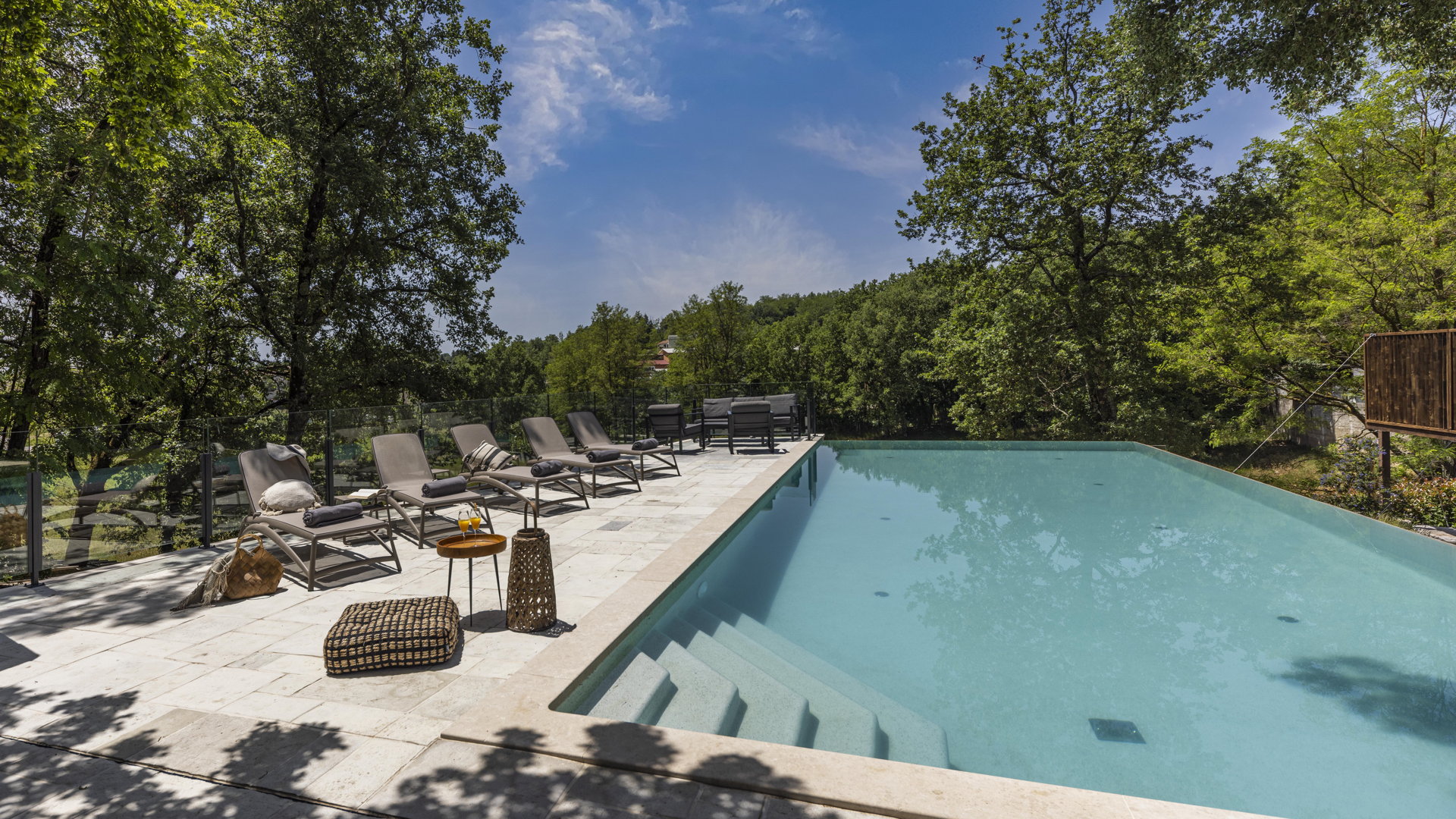 Villa Eterna with Infinity Pool