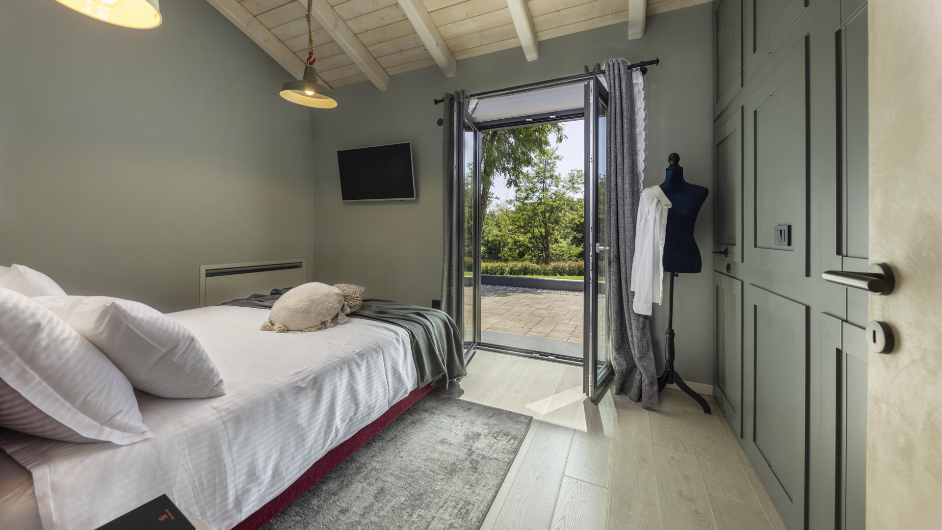 Villa Eterna with Infinity Pool
