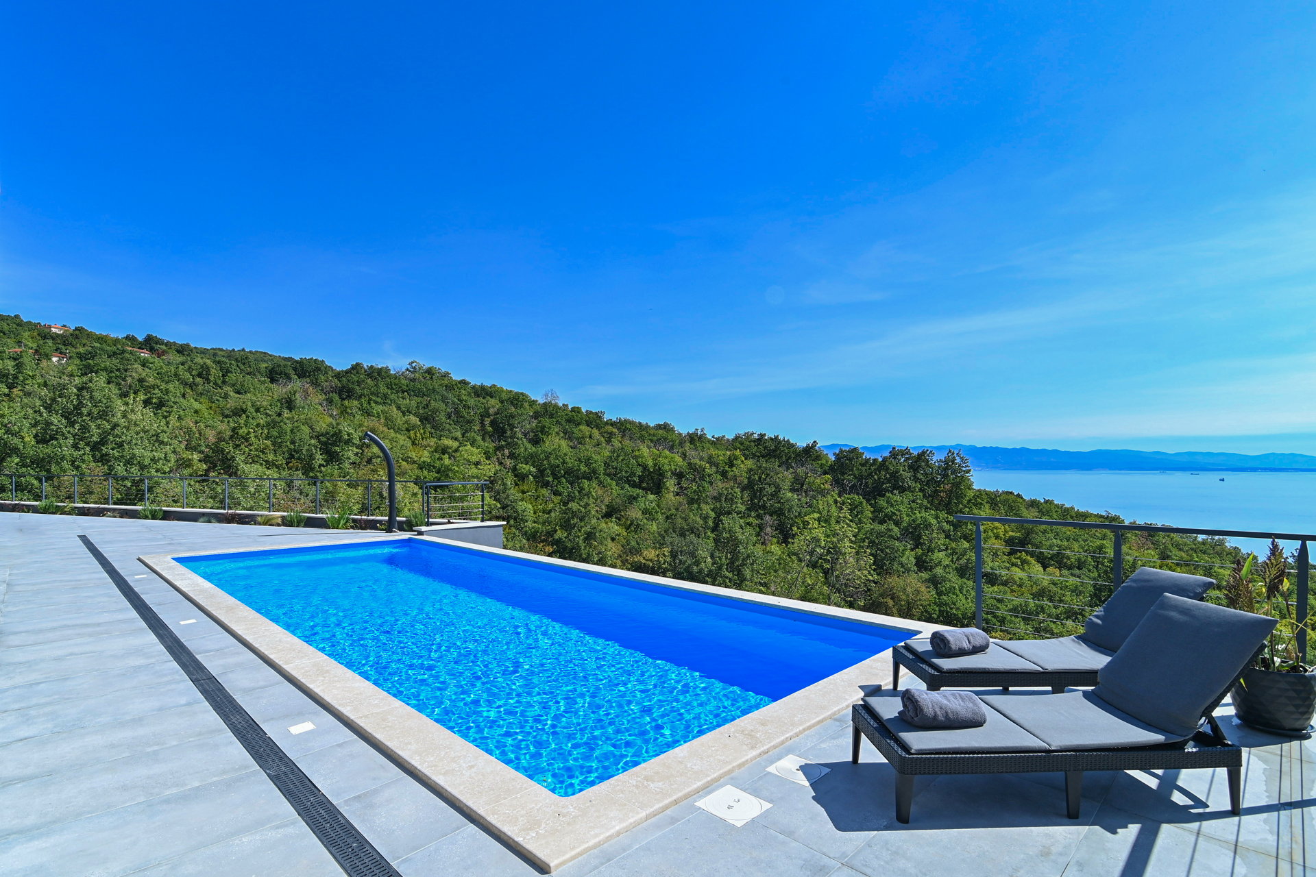 Villa Vista Sul Mare with Pool