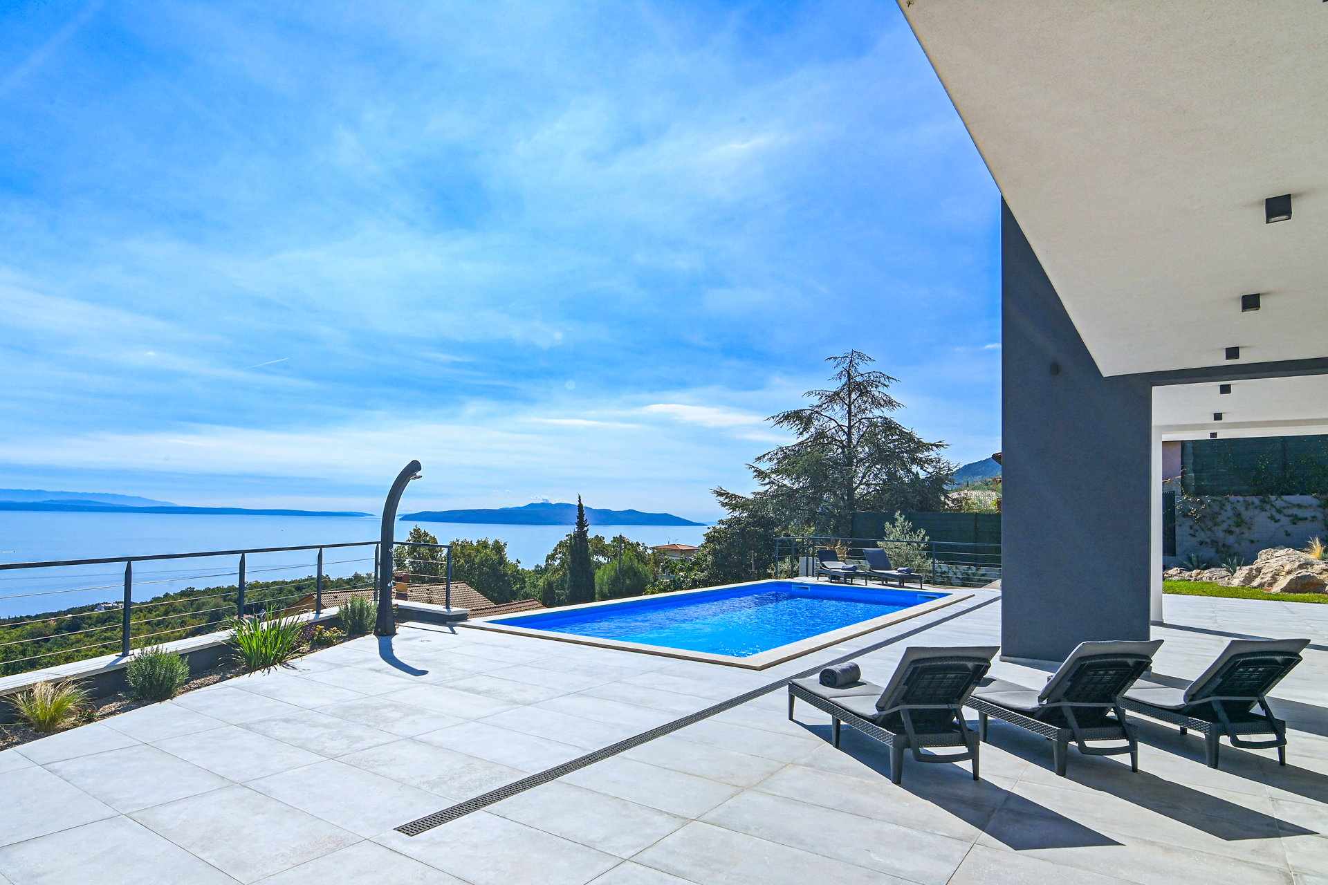 Villa Vista Sul Mare with Pool