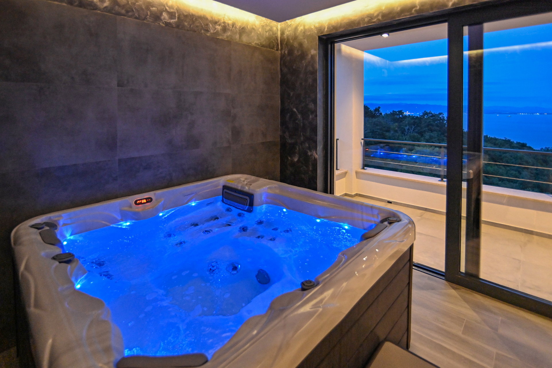Villa Vista Sul Mare with Pool