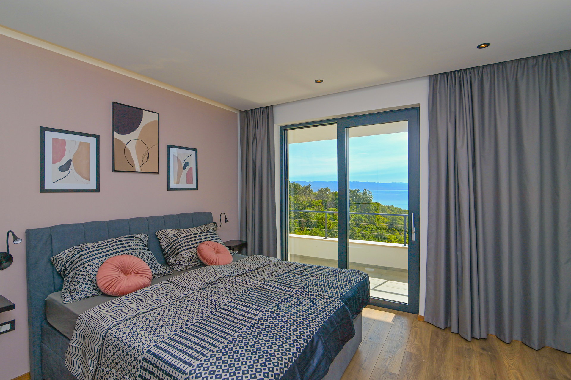 Villa Vista Sul Mare with Pool