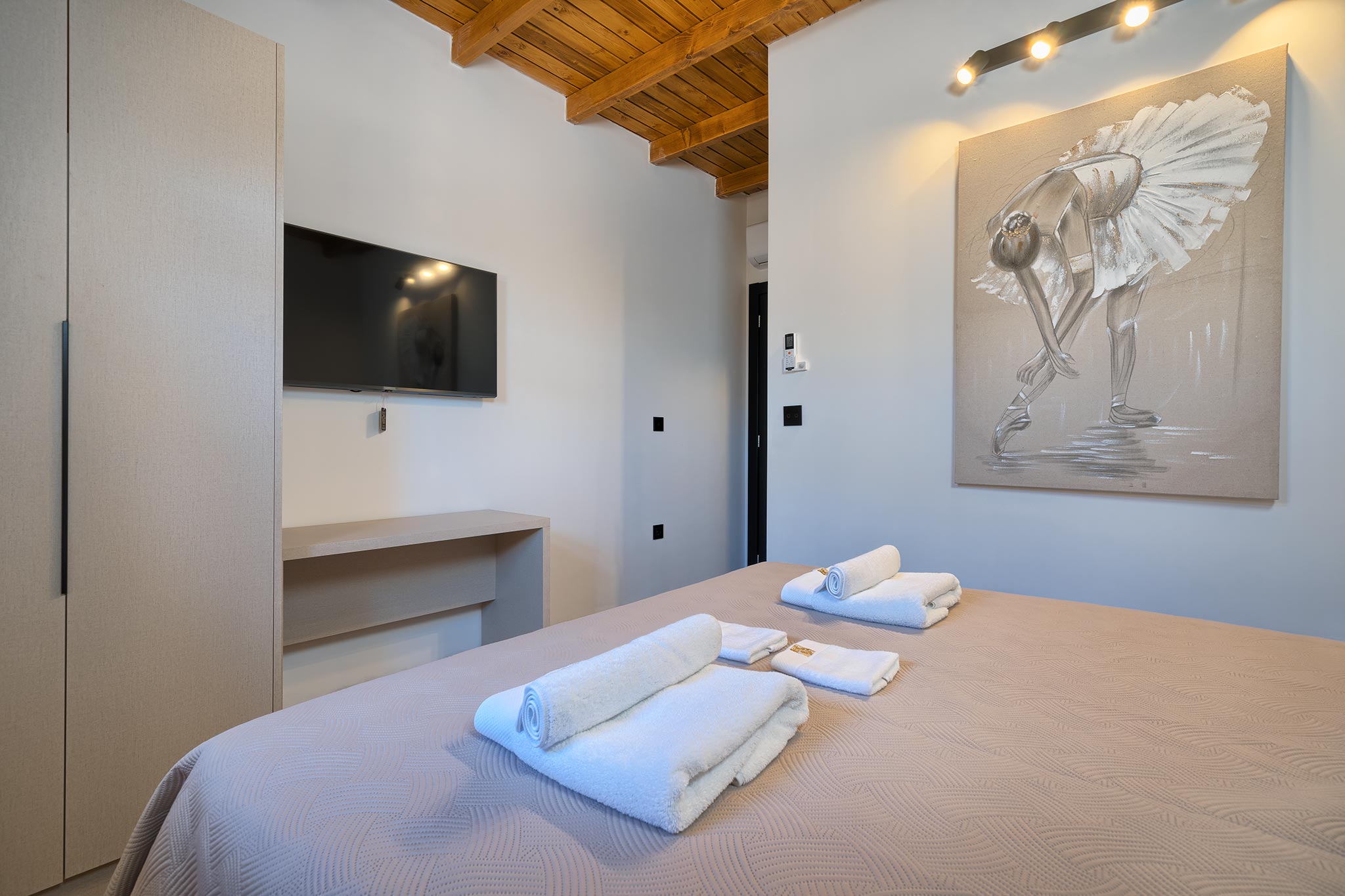 Villa New Horizons with Pool IV