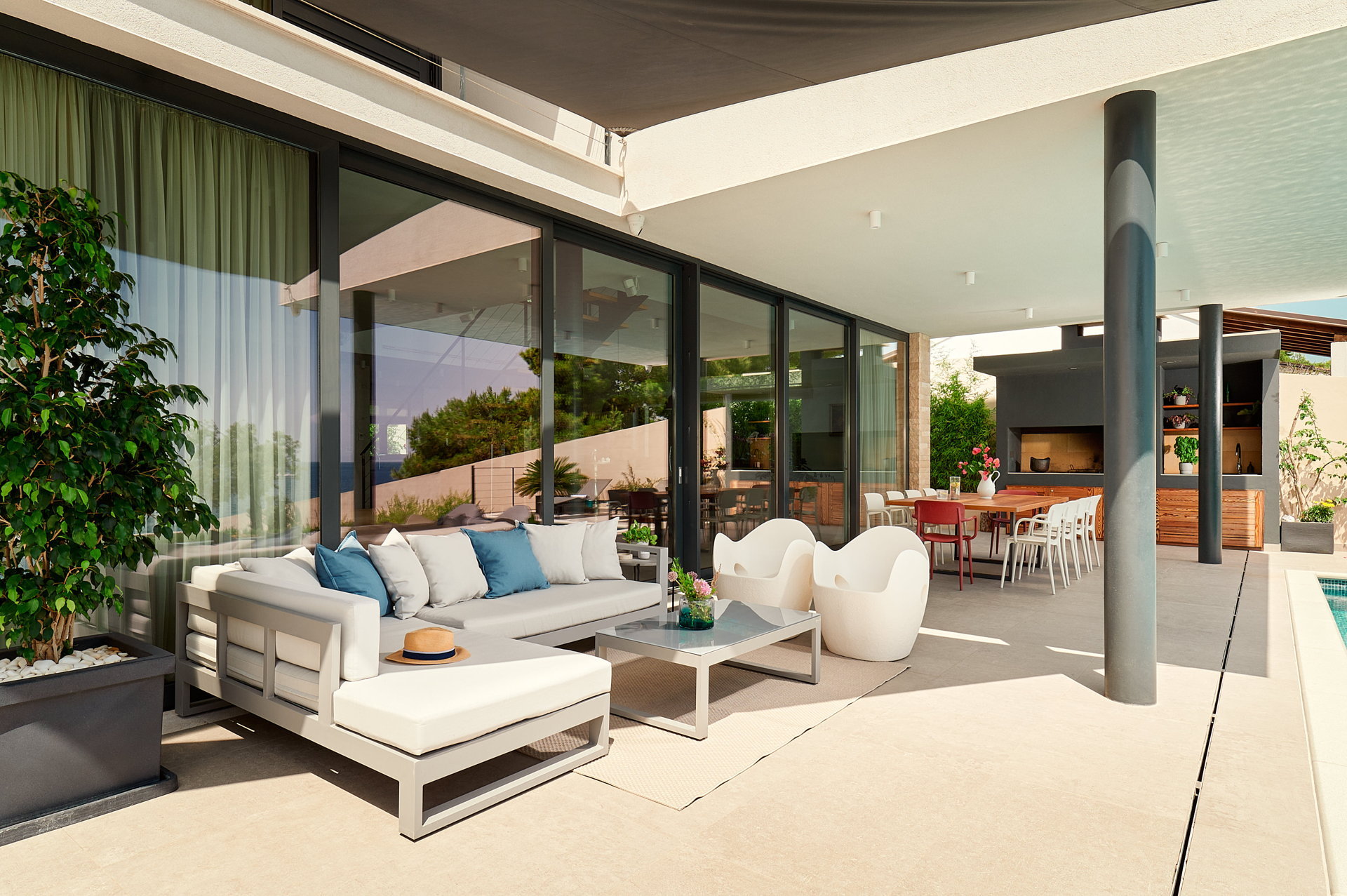 Beachfront Villa Aqua Haven with Pool