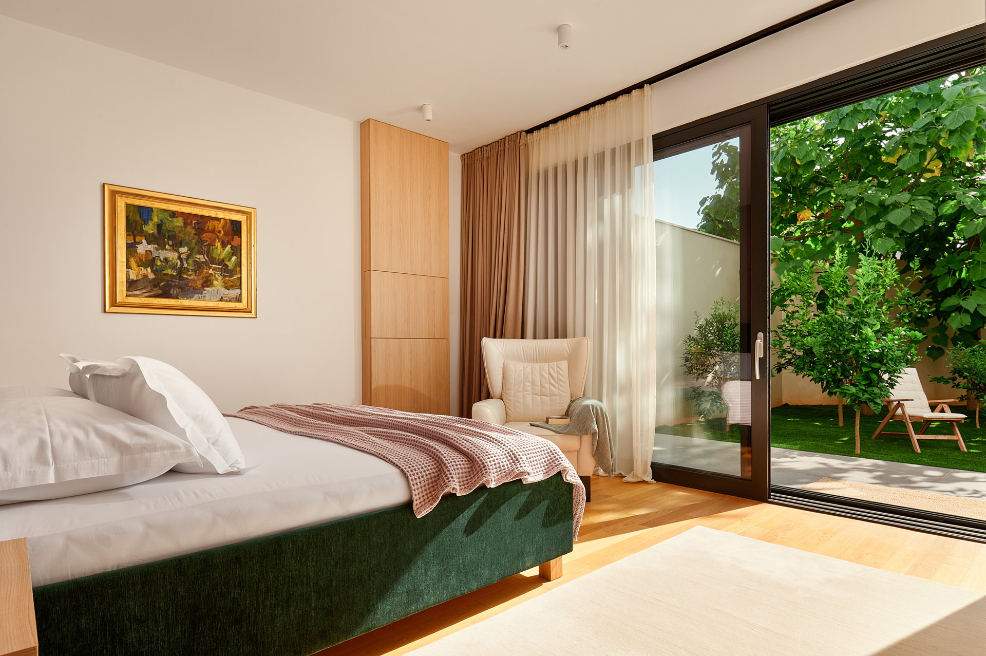Beachfront Villa Aqua Haven with Pool