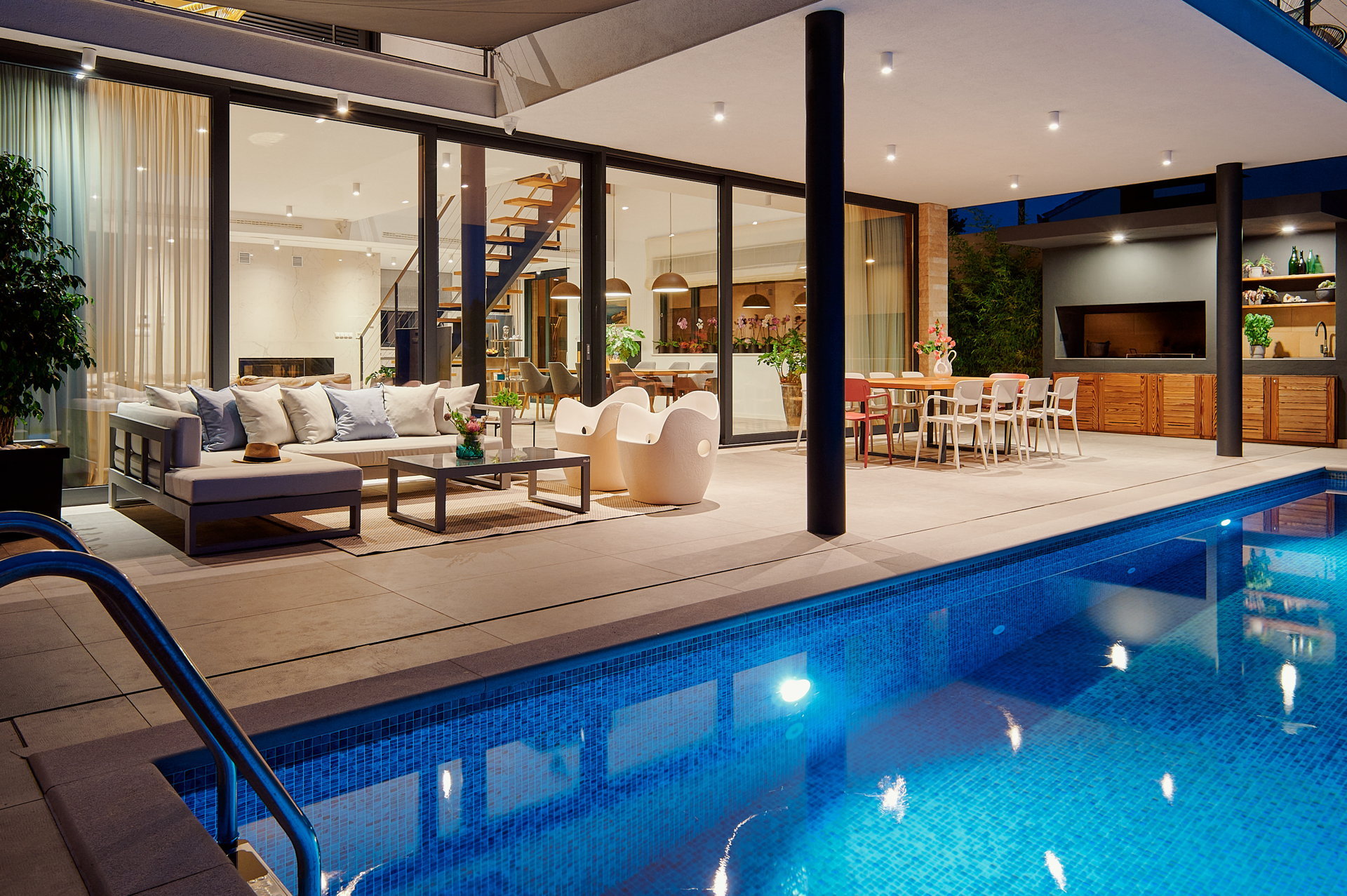 Beachfront Villa Aqua Haven with Pool