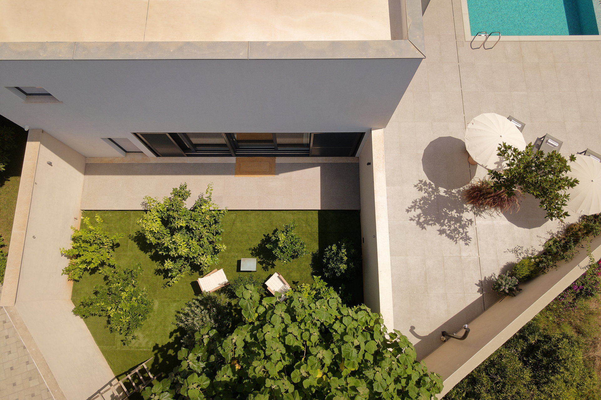 Beachfront Villa Aqua Haven with Pool